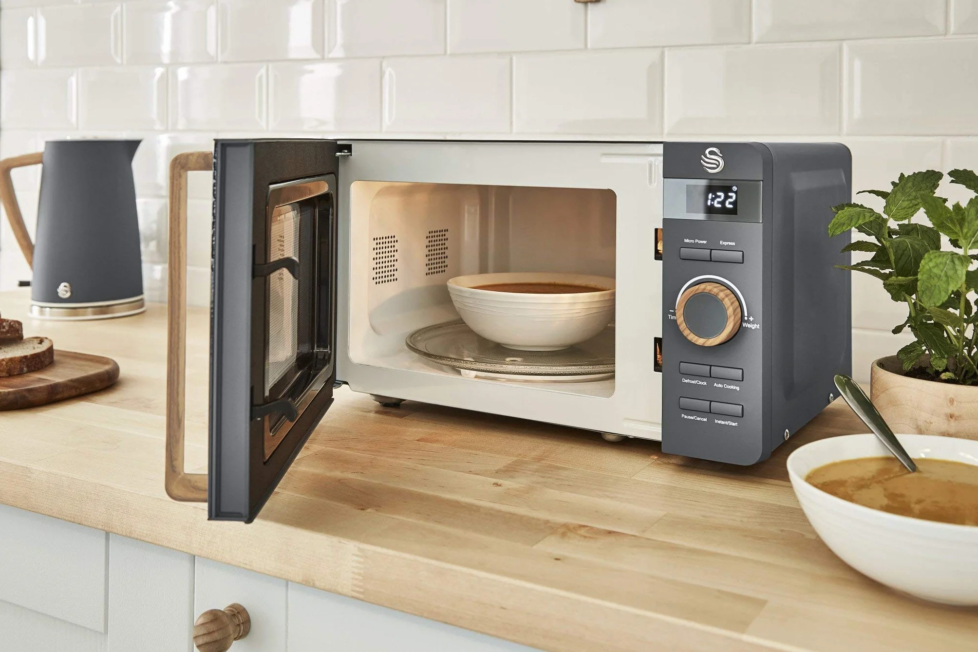 Swan Nordic bouilloire 1,7 L 2200 W grille-pain 2 tranches micro-ondes 20 L numérique gris