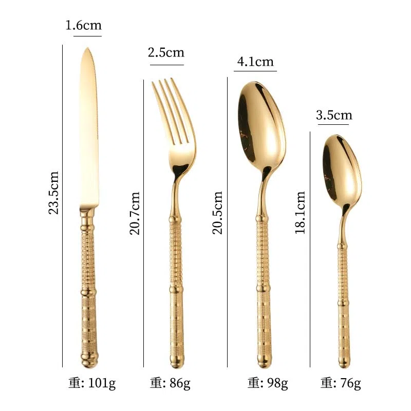 Ce Service de Couverts dorés pour 8 Personnes, en Acier Inoxydable 18/10 de qualité supérieure, avec Manches martelés et Finition polie Miroir, est idéal pour Les réunions de Famille et Un u