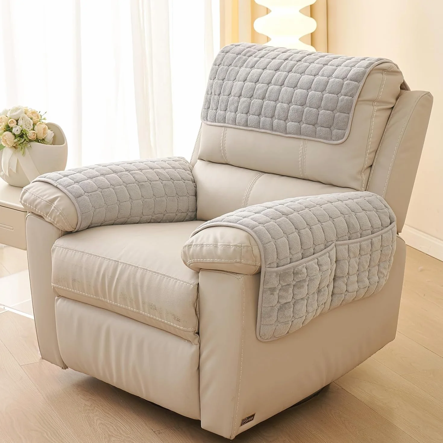 Lot de 3 Protège-Bras et Tête de Fauteuil Rembourré en Peluche Flanelle Anti-dérapant pour Canapé en Cuir et Fauteuil Relax (Beige)