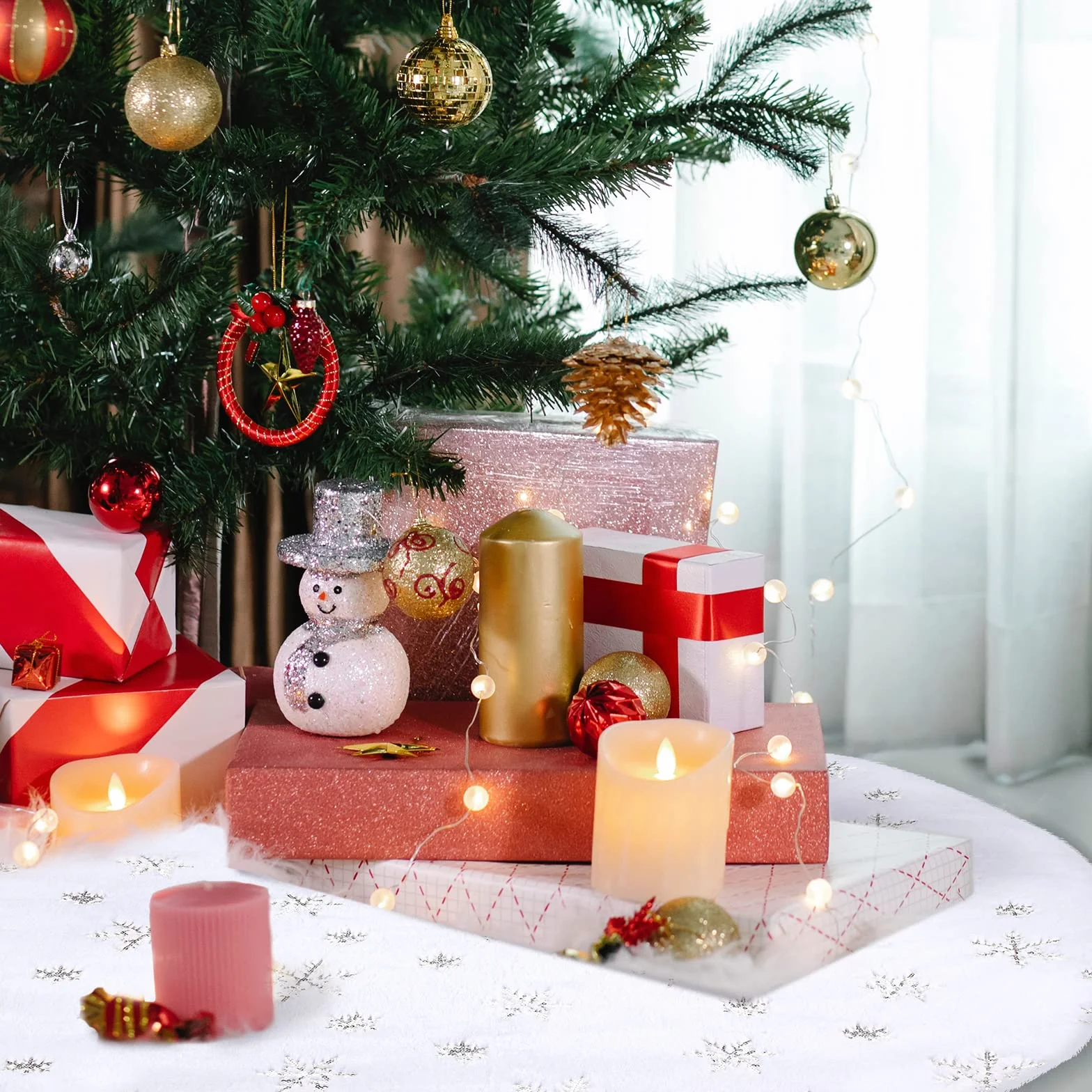 Couverture de sapin de Noël 120 cm blanche en peluche fausse fourrure flocons de neige argentés