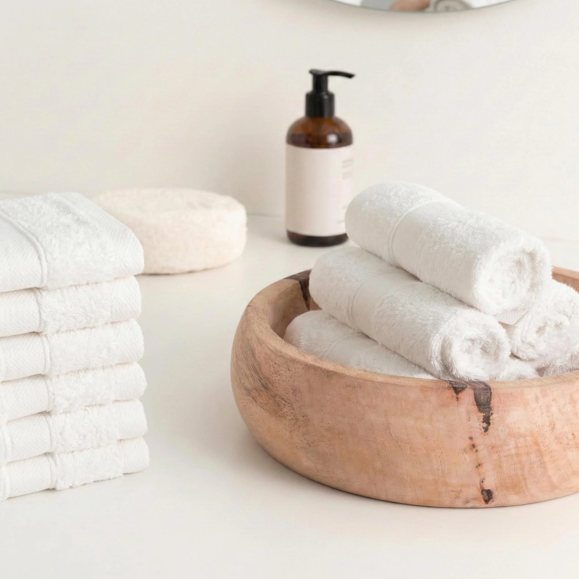 Lot de 12 Serviettes de Toilette 30x30 cm 100% Coton 550 g/m² Premium Blanc