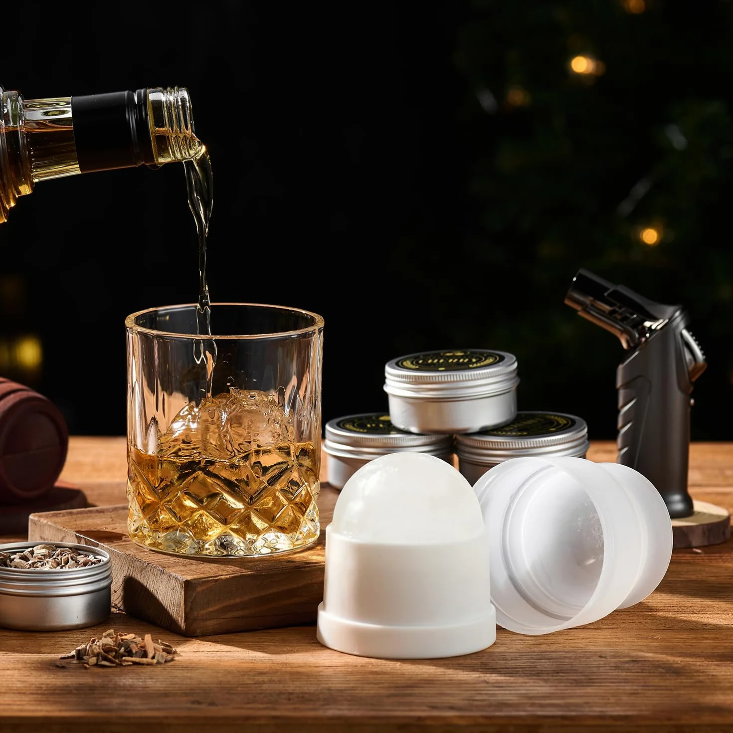 Kit de Fumoir pour Whisky avec Chalumeau - 6 Arômes de Copeaux de Bois, 2 Verres, 2 Moules à Glaçons Sphériques - Kit Fumoir Cocktail, Cadeau Homme