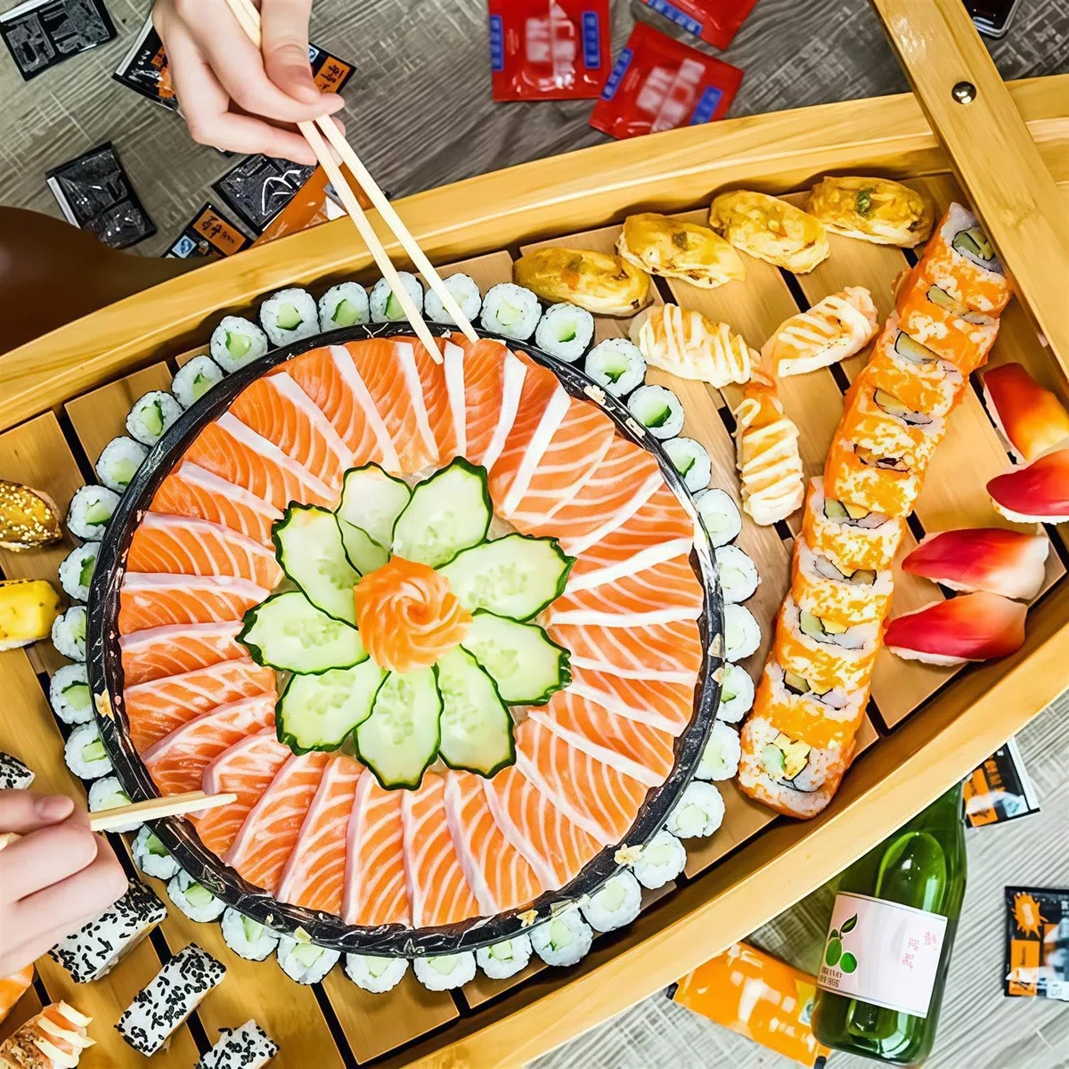 Générique Plateau de Service en Bois en Forme de Bateau à sushis pour la présentation des Aliments à la Maison et Lors d'événements (80 cm)