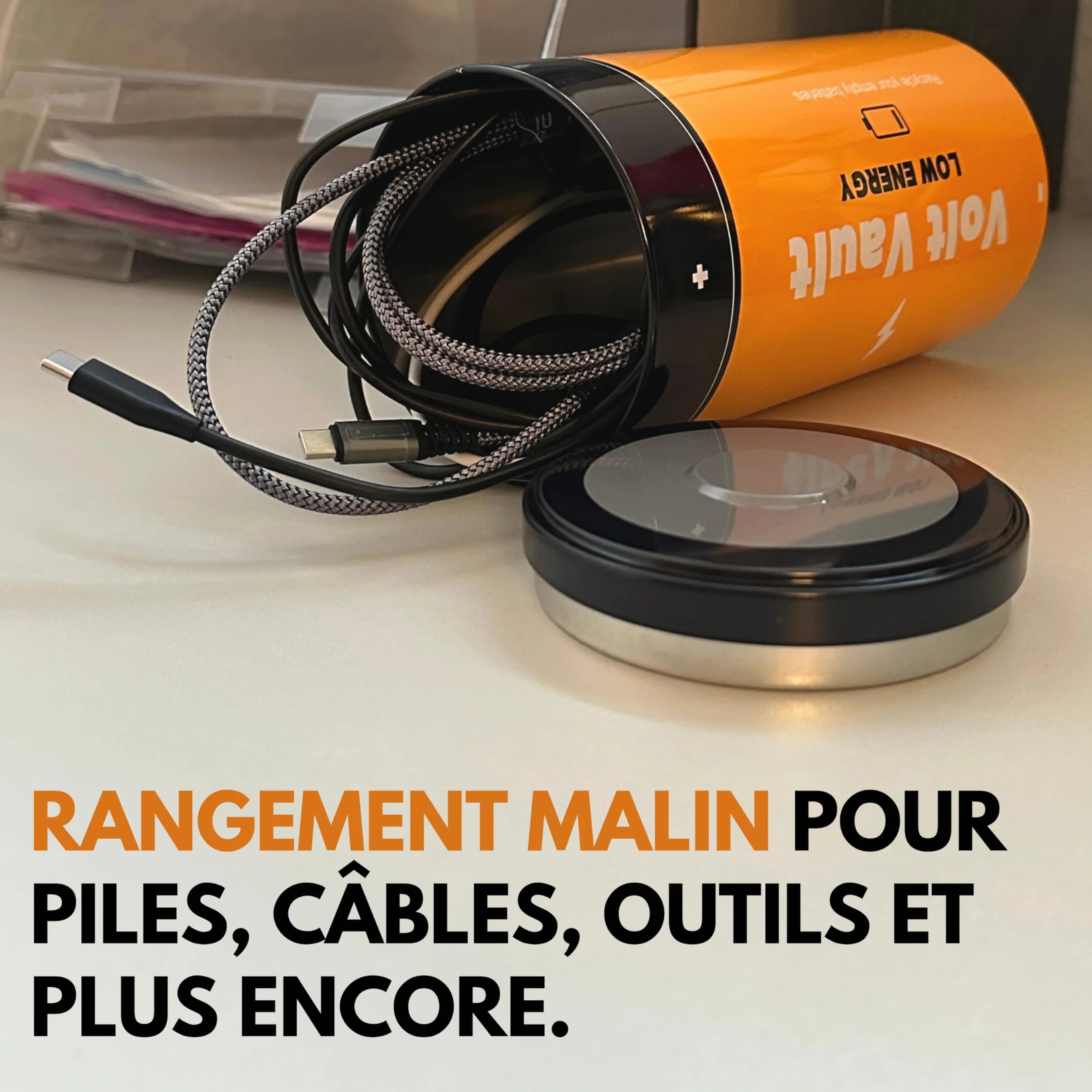 Winkee Boîte Volt Vault - Poubelle de bureau design - Rangement piles usagées - Boîte en métal