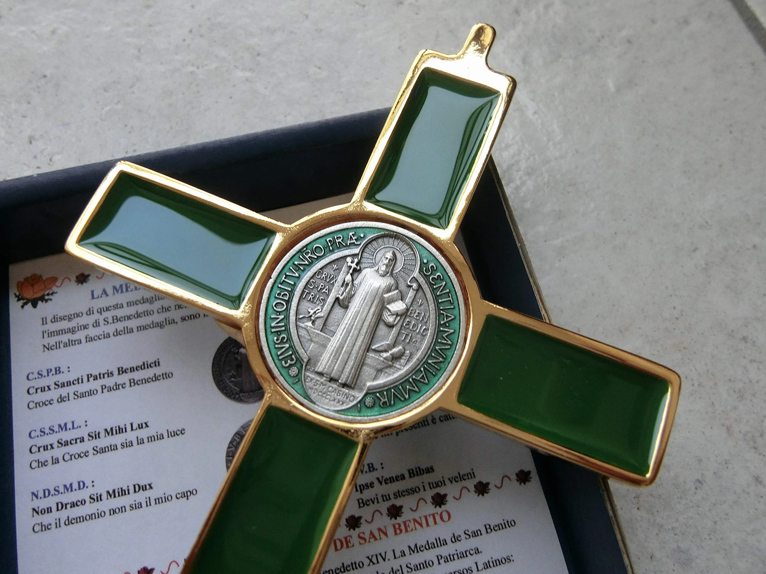 GTBITALY Croix Crucifix Or Doré Saint Béni 20 cm Émaillé à la Main avec Boîte Cadeau