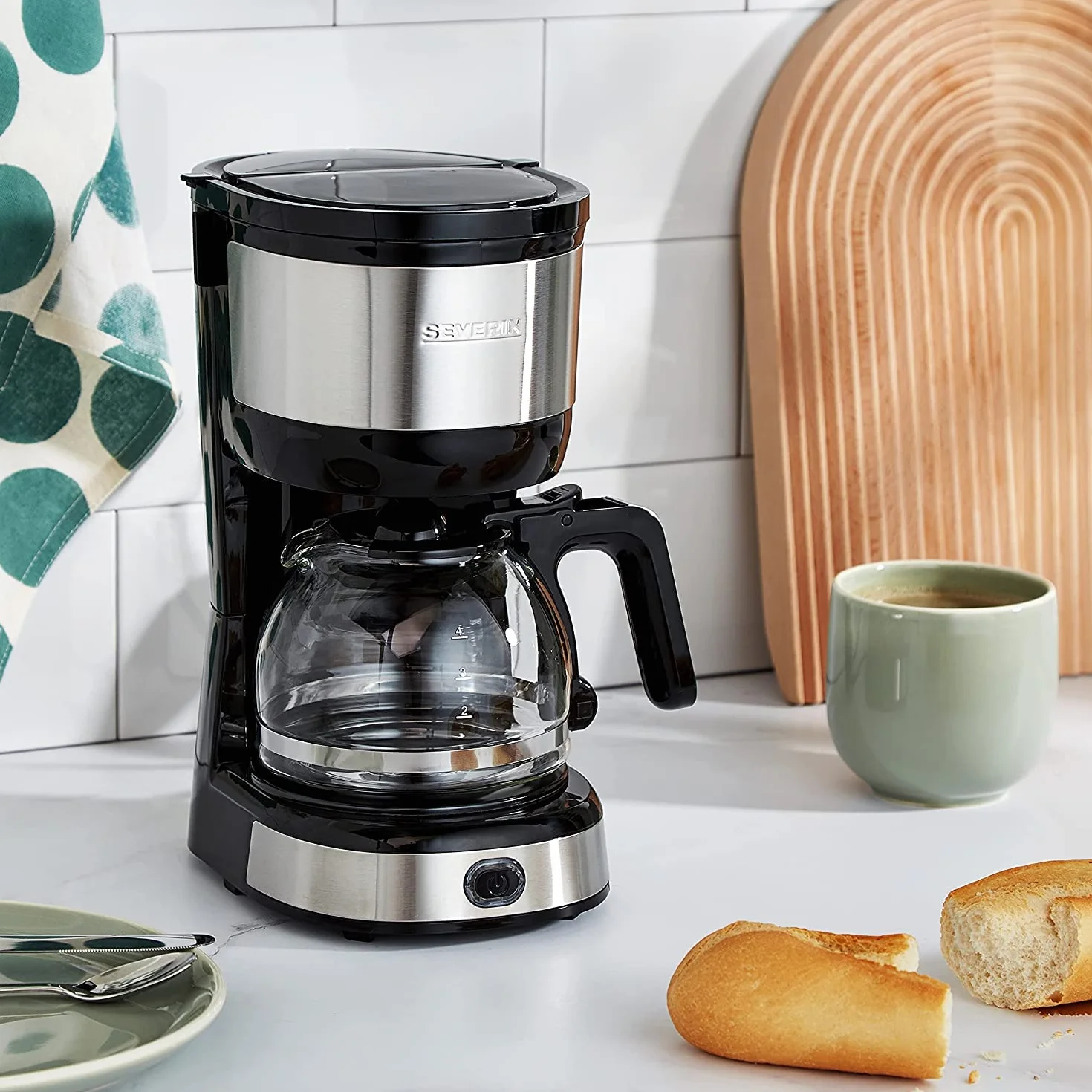 SEVERIN Cafetière filtre 750W 4 tasses filtre permanent lavable Inox Noir KA 4808