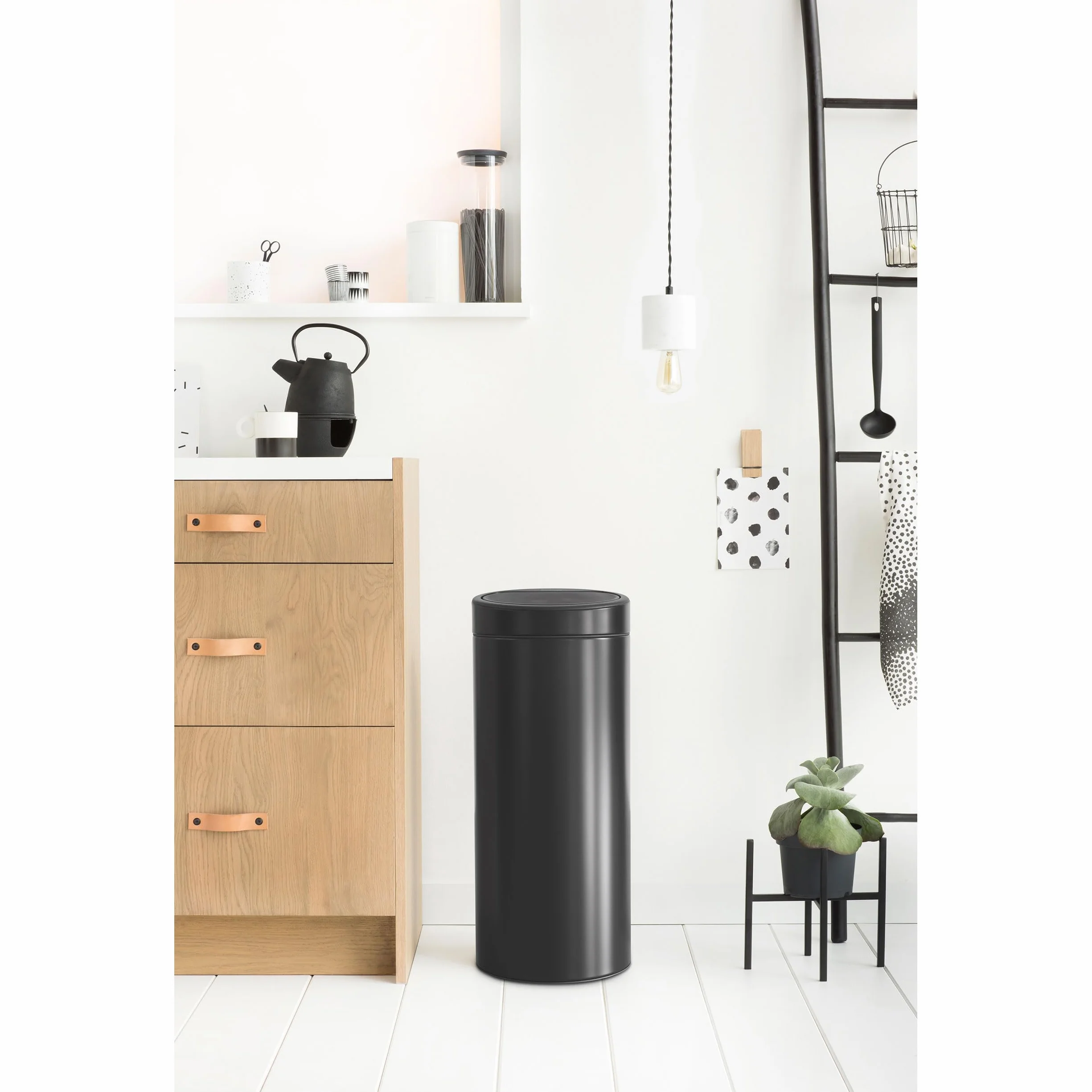 Brabantia Poubelle Touch Bin 30 litres Noir mat 115301