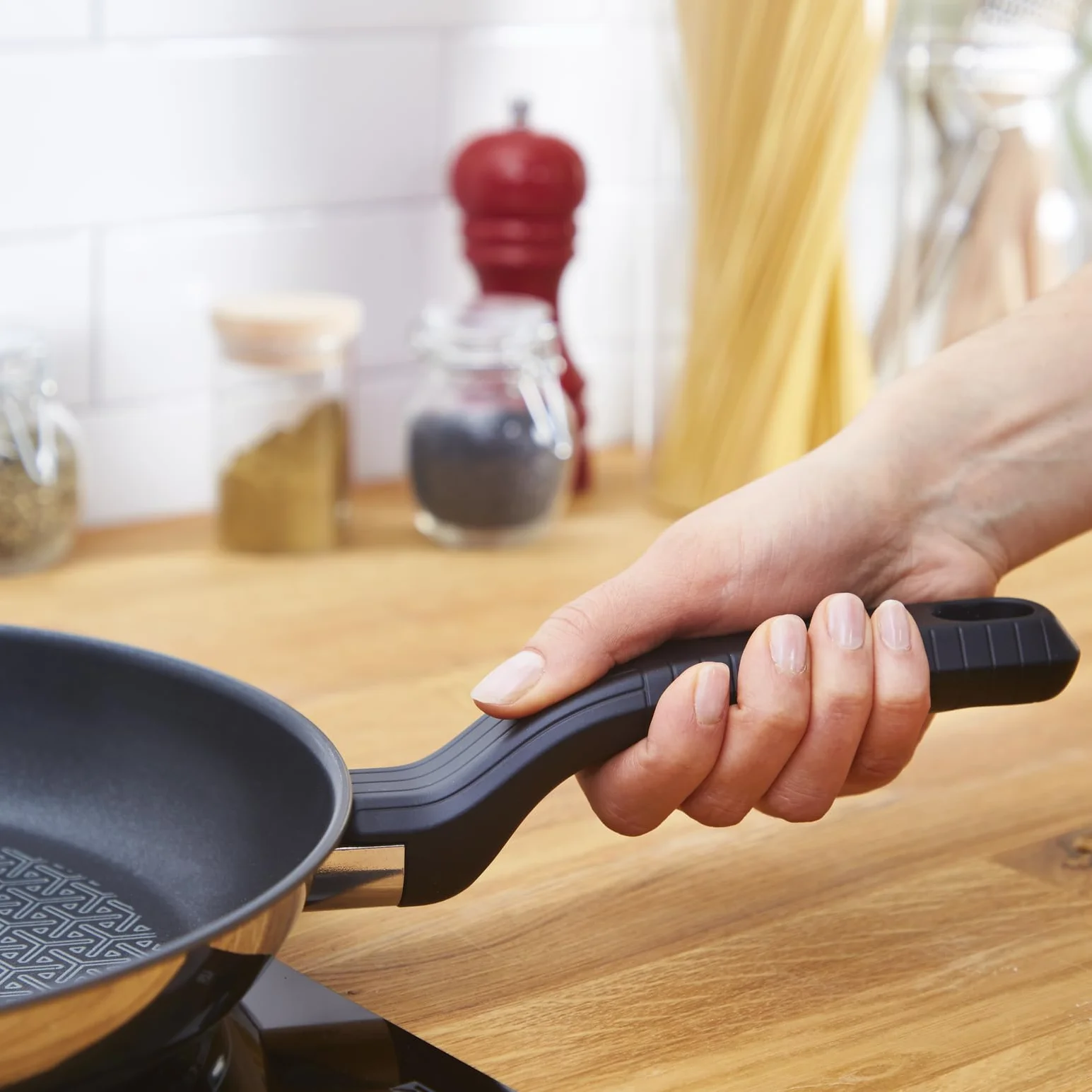 Tefal Comfort Max Lot de 2 poêles 24/28 cm Induction antiadhésif inox Thermo-Spot