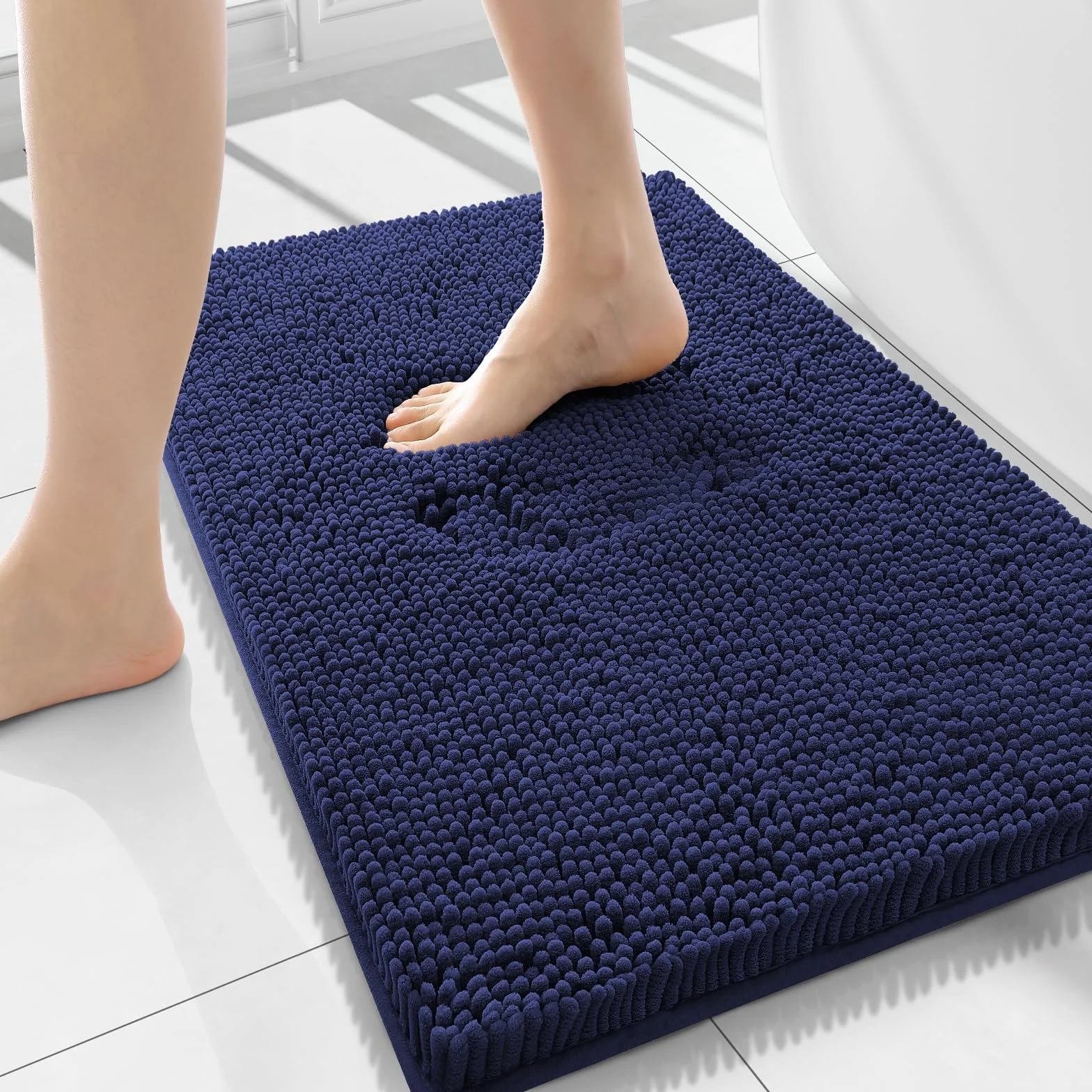 Homaxy Tapis de Bain Antiderapant Microfibre Chenille Douce Absorbant Lavable en Machine 40 x 60 cm Bleu Marine