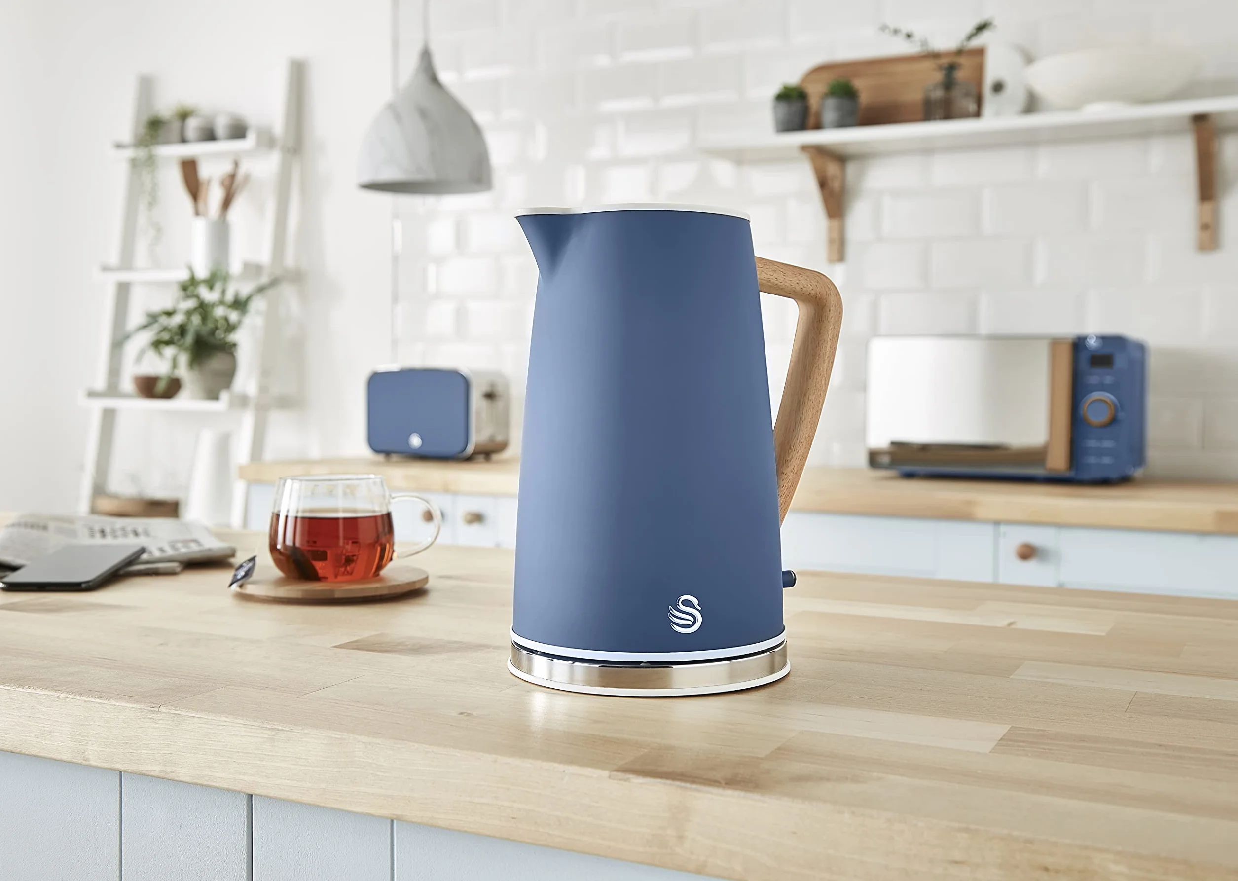 Swan Nordic Set Petit Déjeuner Bouilloire 1,7L 2200W Grille-pain 2 tranches Micro-ondes 20L numérique bleu mat