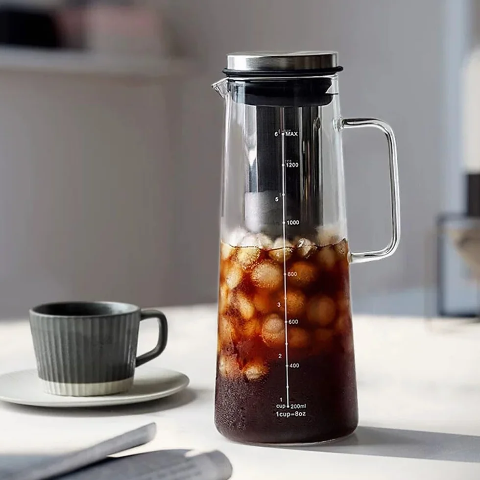 Pichet en verre 1400 ml avec base silicone