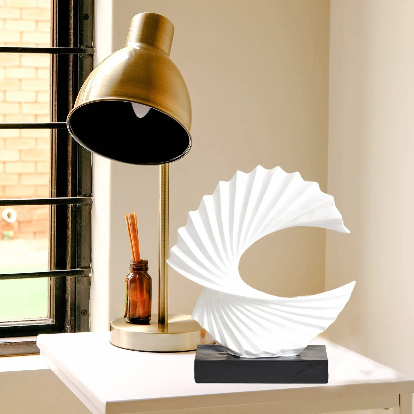 Sculpture Abstraite Base Noire Vague De L'océan Art De Table Blanc H 28cm