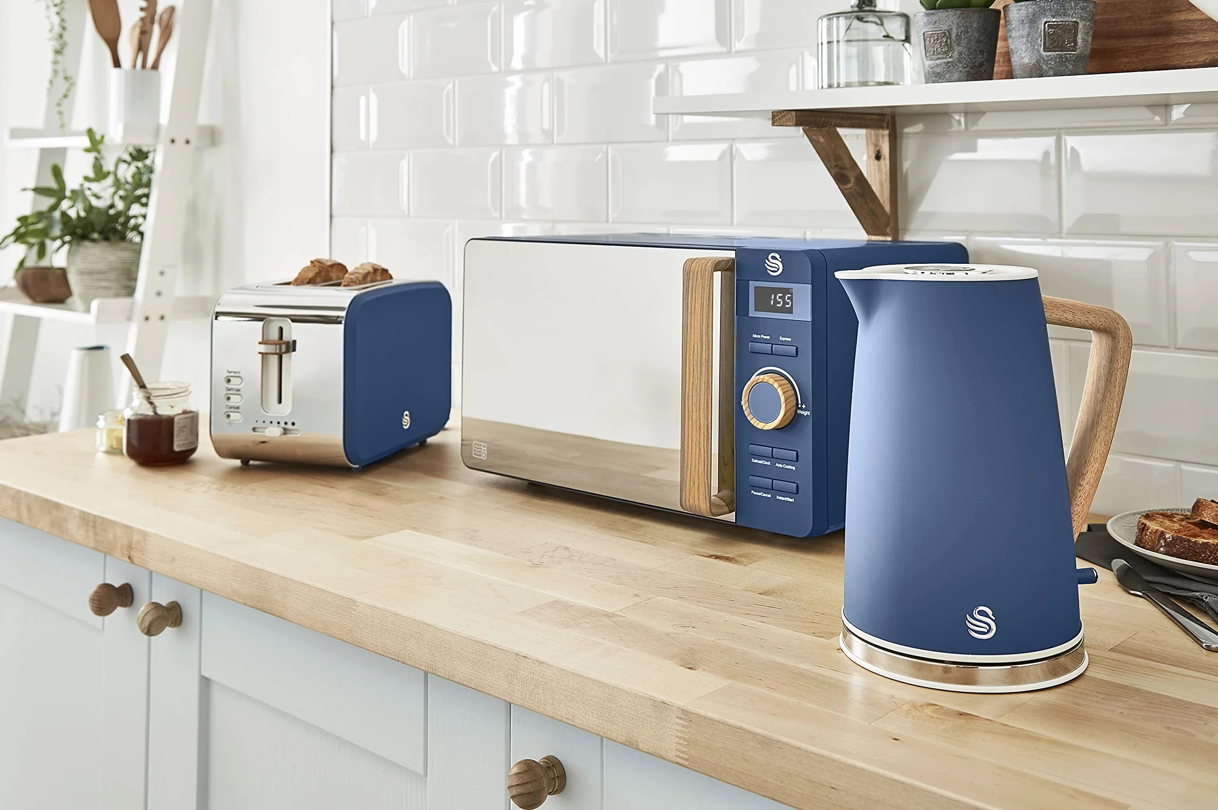 Swan Nordic Set Petit Déjeuner Bouilloire 1,7L 2200W Grille-pain 2 tranches Micro-ondes 20L numérique bleu mat
