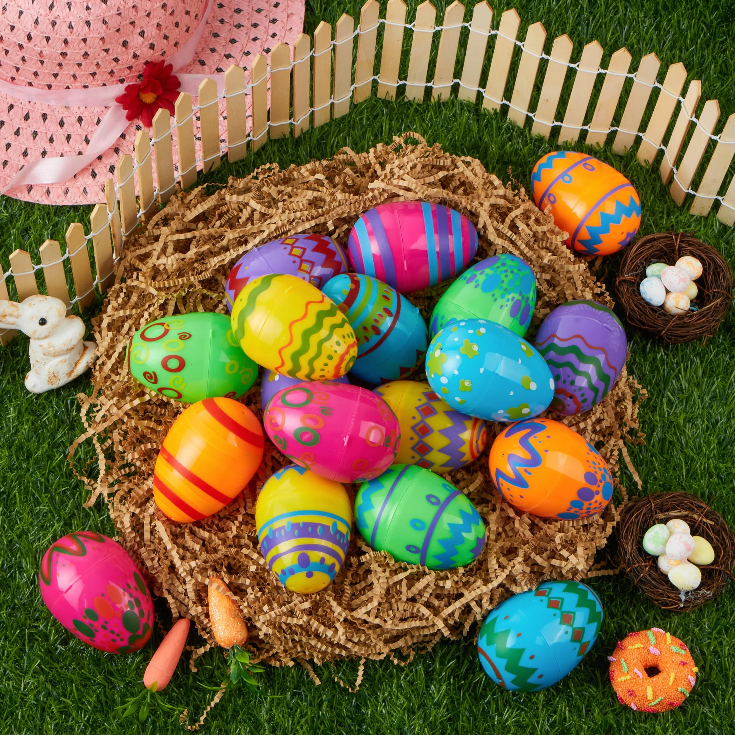 JOYIN 18PCS 8cm Oeufs de Pâques imprimés en plastique colorés vides remplissables pour chasse de Pâques