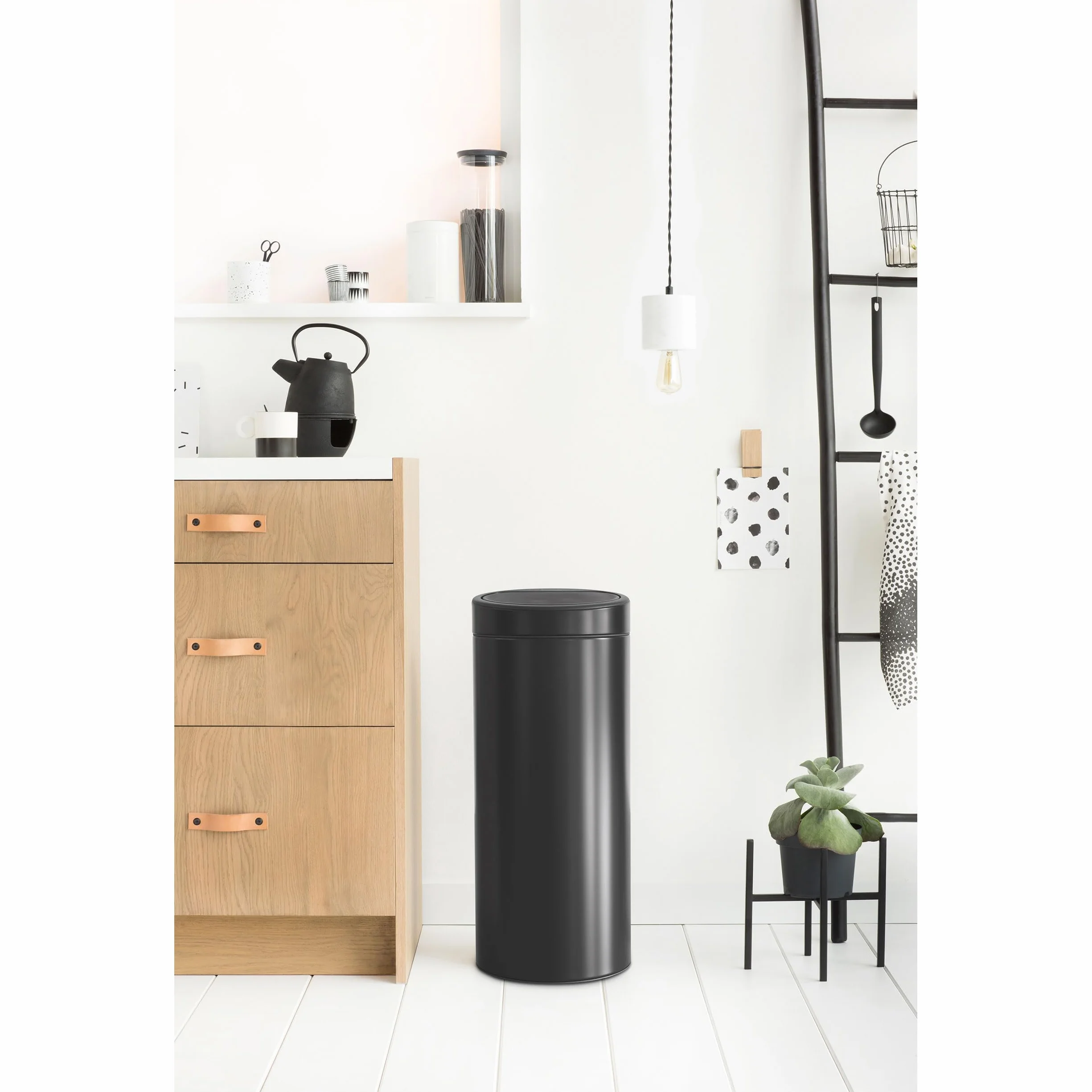 Brabantia Poubelle Touch Bin 30 litres Noir mat 115301