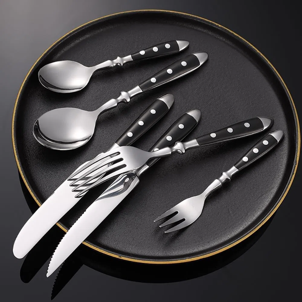 Ensemble de Couverts Noirs à poignées rivetées, Comprenant 12 Couverts (fourchettes, cuillères et Couteaux), ergonomiques, durables et polis Miroir. Indispensables pour Les fêtes de Famille