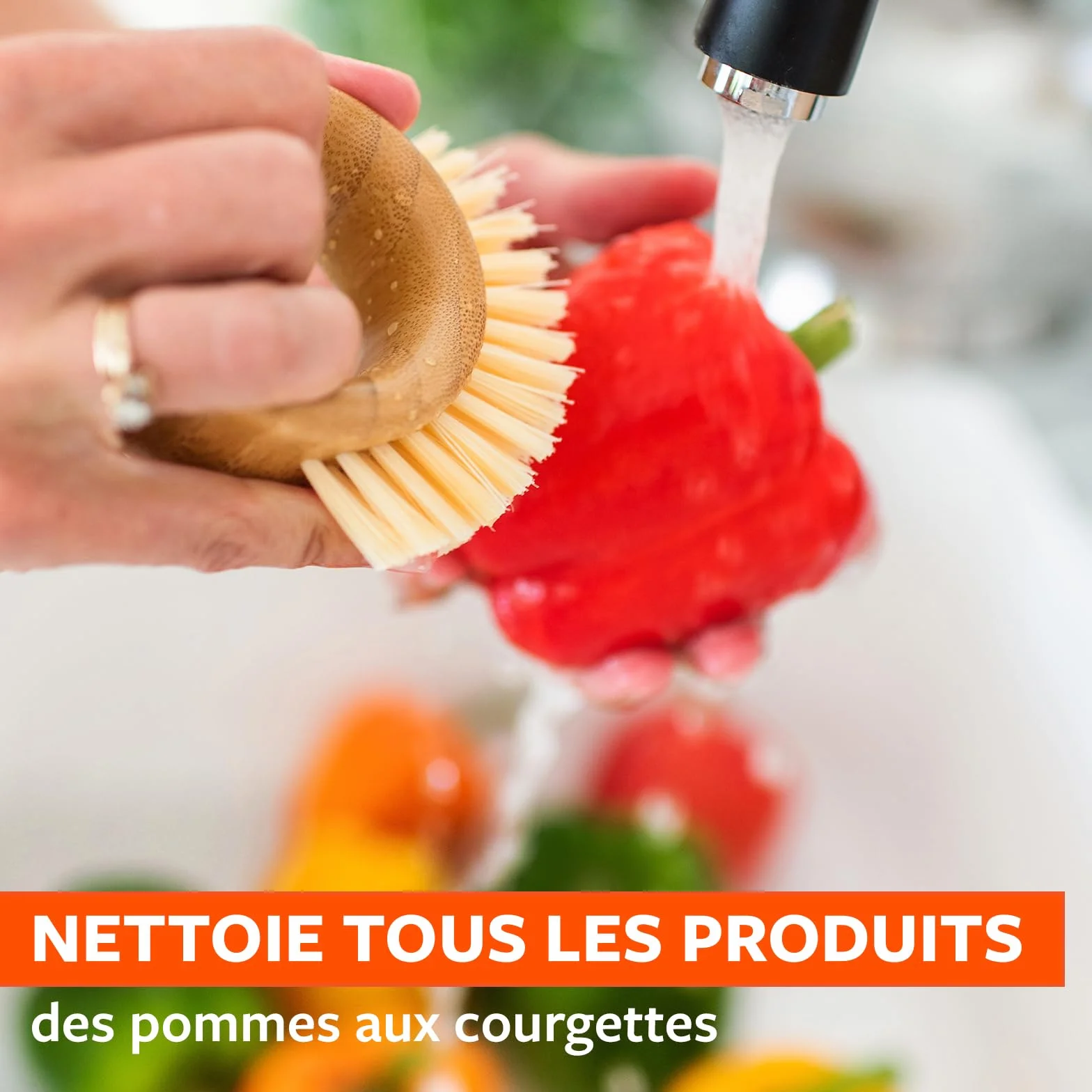Full Circle The Ring Brosse à Légumes et Fruits Nettoyage Doux Poils Recyclés Fibres Végétales Manche Ergonomique sans BPA