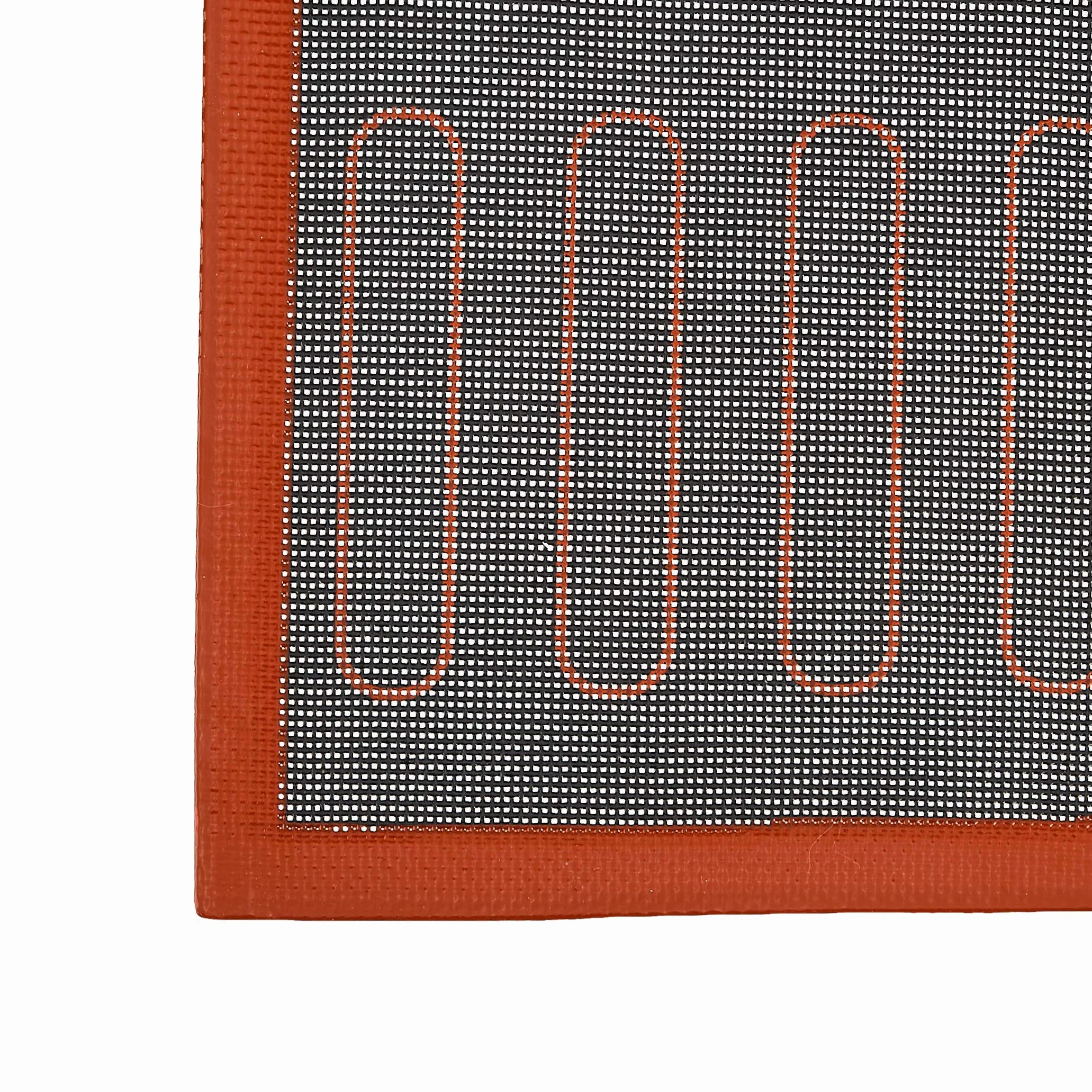Amazon Basics Lot de 2 tapis de cuisson en silicone 40 x 30 cm anti-adhésif Noir/Rouge/Blanc