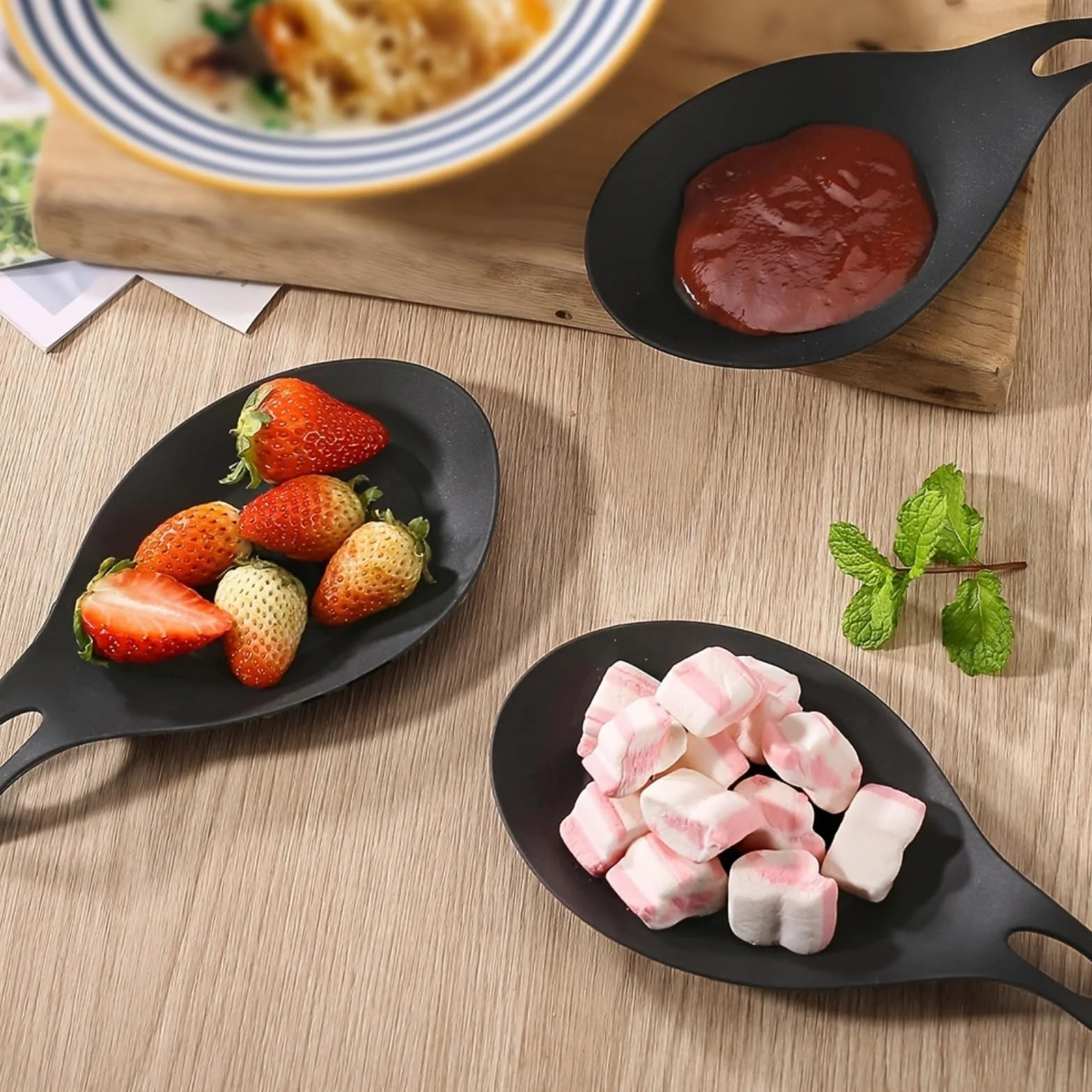 Repose Cuillère en Silicone, Porte Cuillère de Cuisine, Résistant à la Chaleur, pour Louches et Ustensiles (Noir)