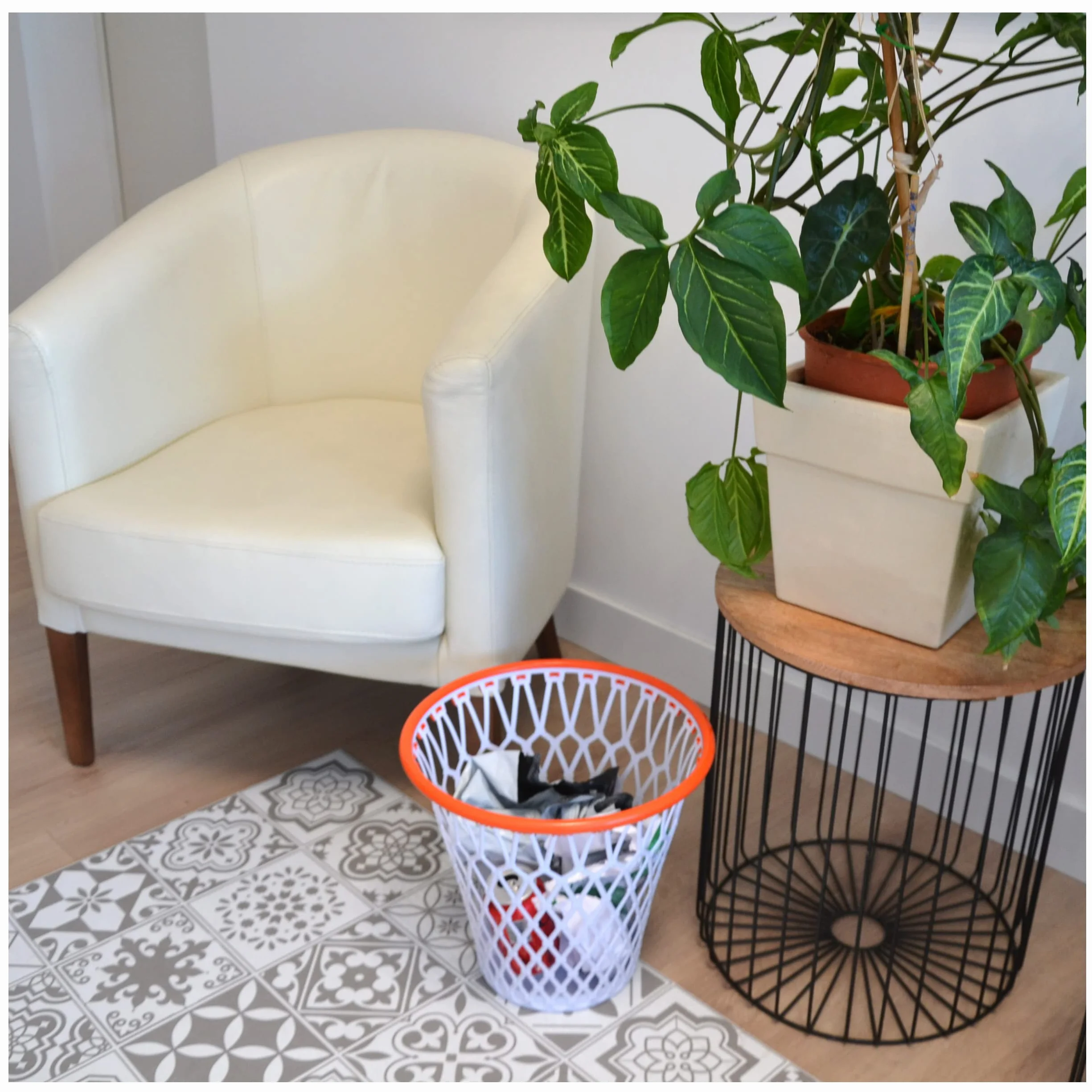 Poubelle Basket Lovers Lavable Résistante Recyclable Idéal pour Décorer Chambre avec Porte-crayons