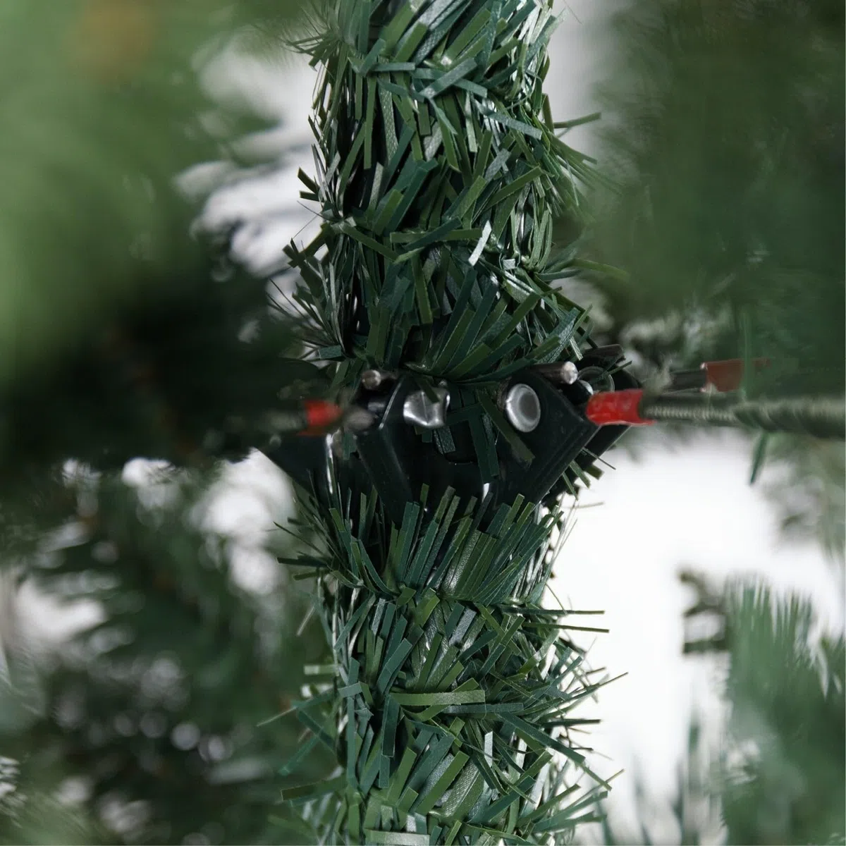 Sapin de Noël fin artificiel 210 cm, effet véritable tactile, peu encombrant, PE + PVC