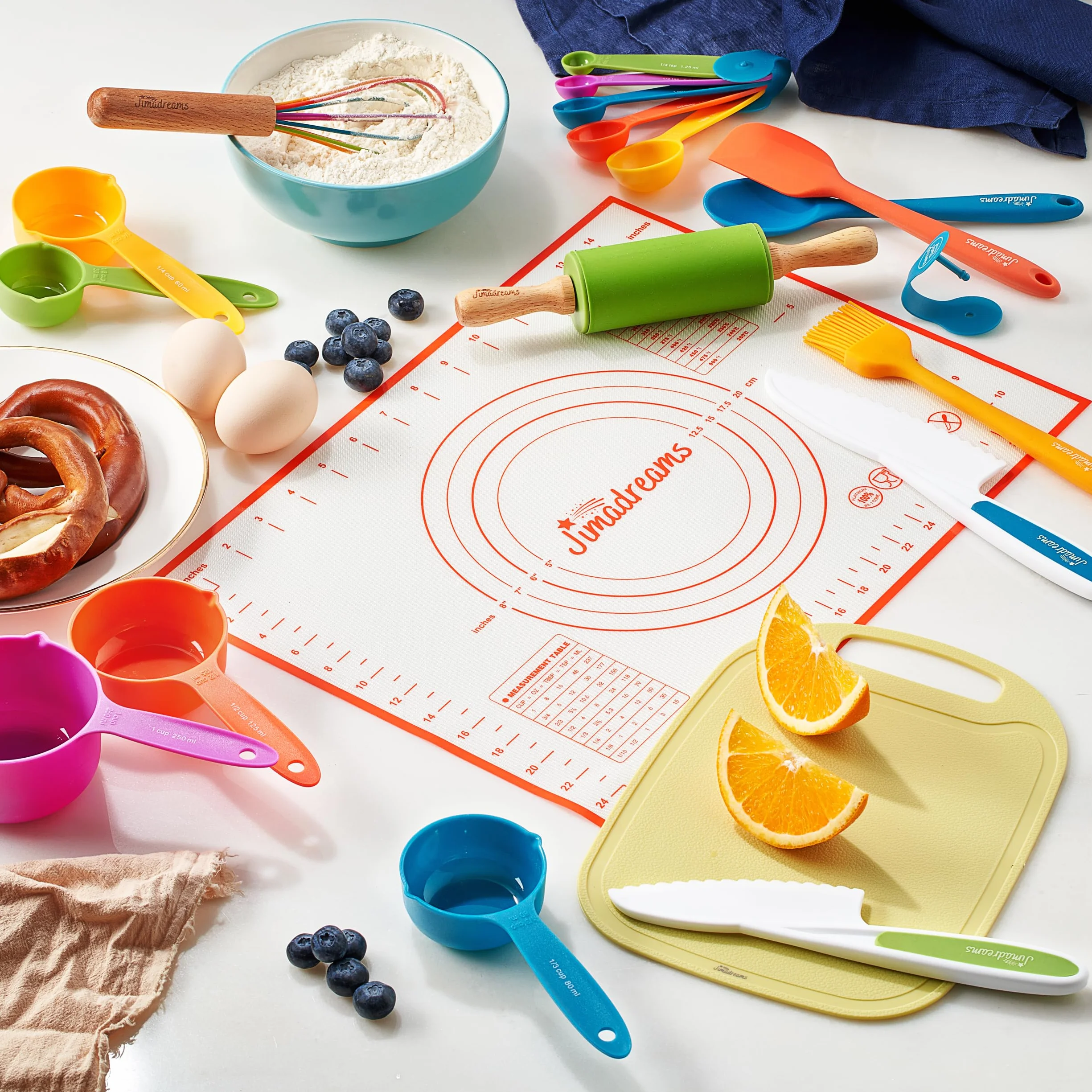 Kit Cuisine Enfant Montessori avec Couteaux Sécurisés - Vrais Ustensiles sans BPA, Set Couteau et Planche à découper, Coffret Cadeau Petit Chef 3 Ans