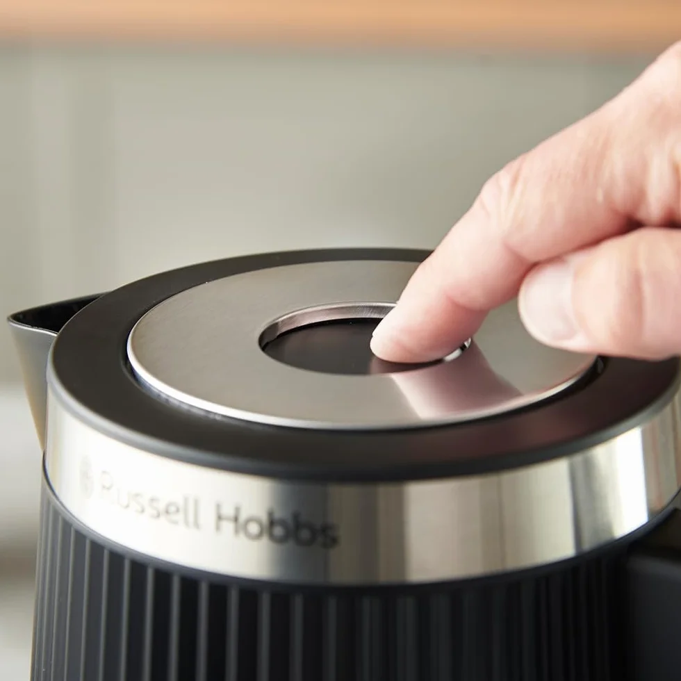 Russell Hobbs Bouilloire électrique 1,7L 2400 W Brontë noir mat 26750-70
