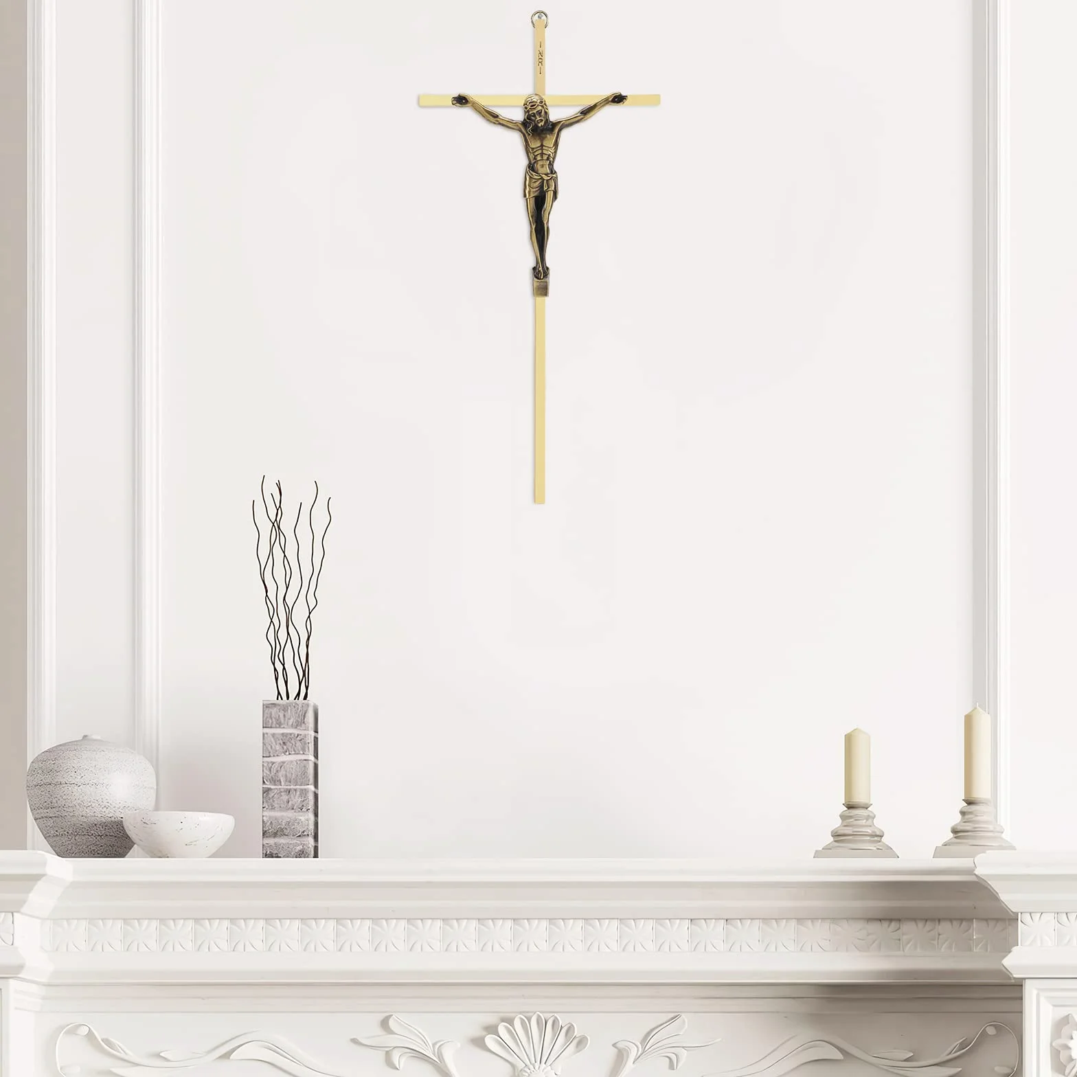 Crucifix mural en métal doré brillant 25,4 cm à suspendre