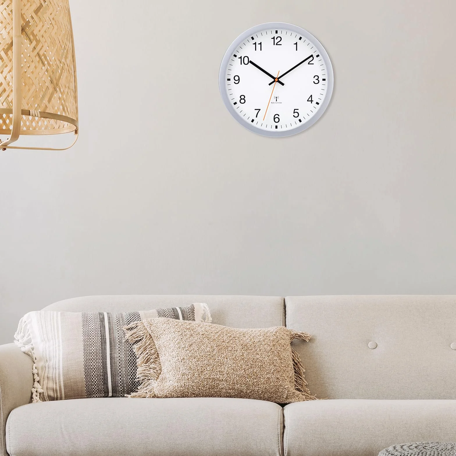 VIVILINEN Horloge Murale Radio Pilotée Silencieuse 30cm Design Moderne Argent