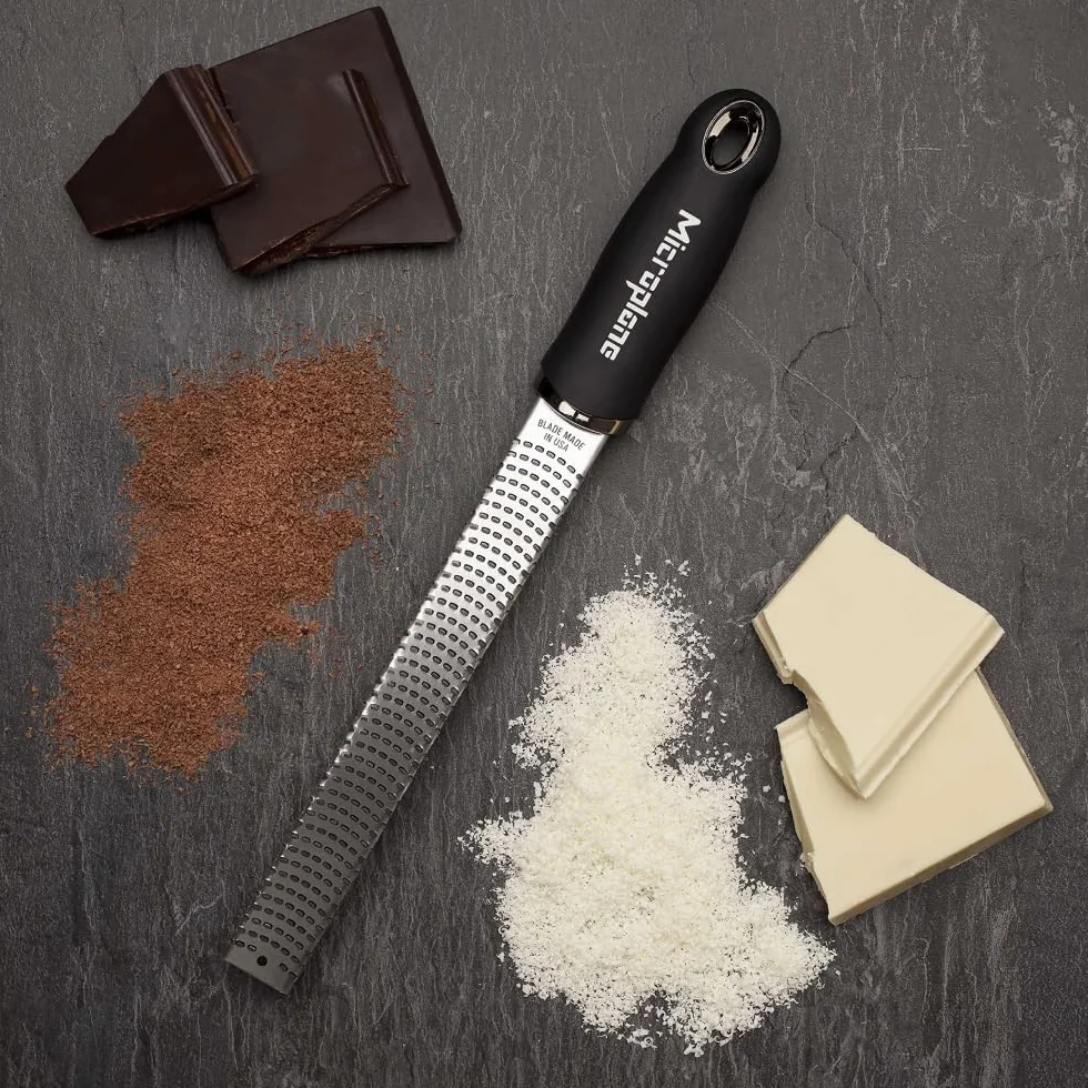 Microplane Râpe à zesteur Noir lame fine pour agrumes, parmesan, gingembre, chocolat, noix de muscade