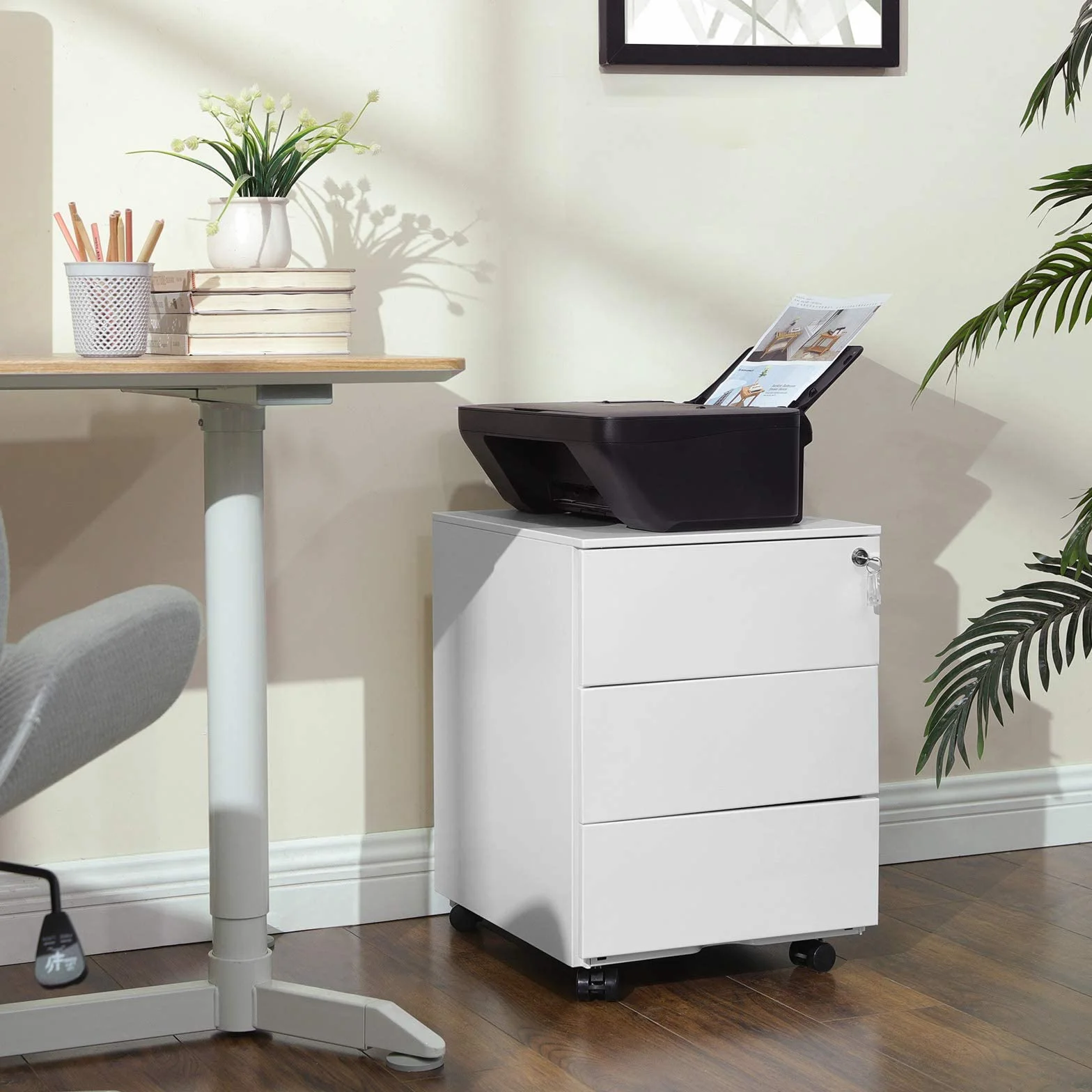 SONGMICS Caisson de Bureau Métallique 3 Tiroirs Verrouillable sur Roulettes 45 x 39 x 54 cm Blanc Mat OFC63WT
