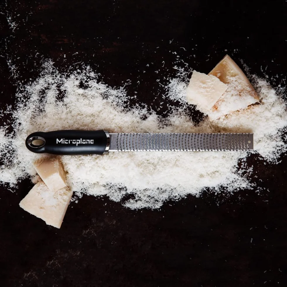 Microplane Râpe à zesteur Noir lame fine pour agrumes, parmesan, gingembre, chocolat, noix de muscade