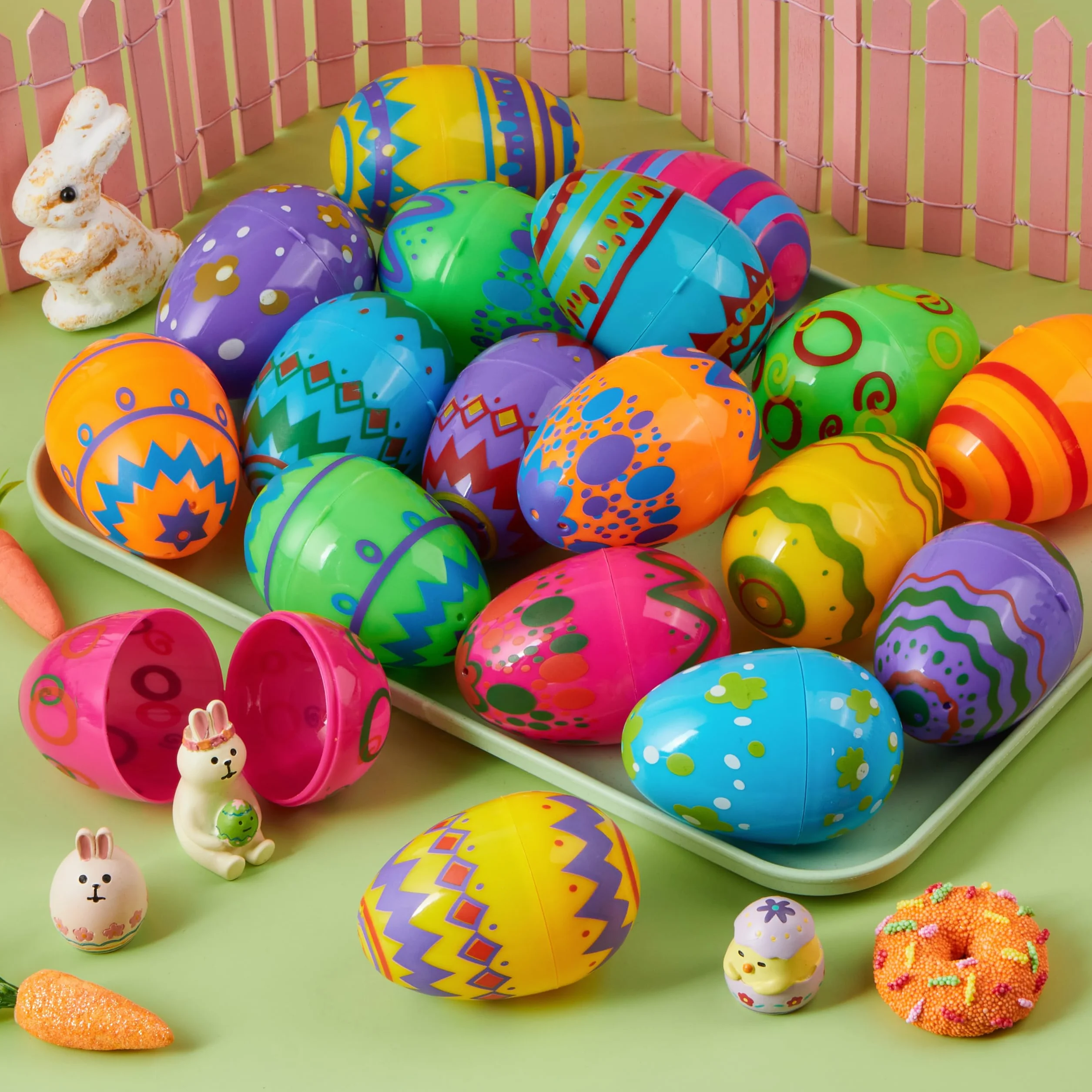 JOYIN 18PCS 8cm Oeufs de Pâques imprimés en plastique colorés vides remplissables pour chasse de Pâques