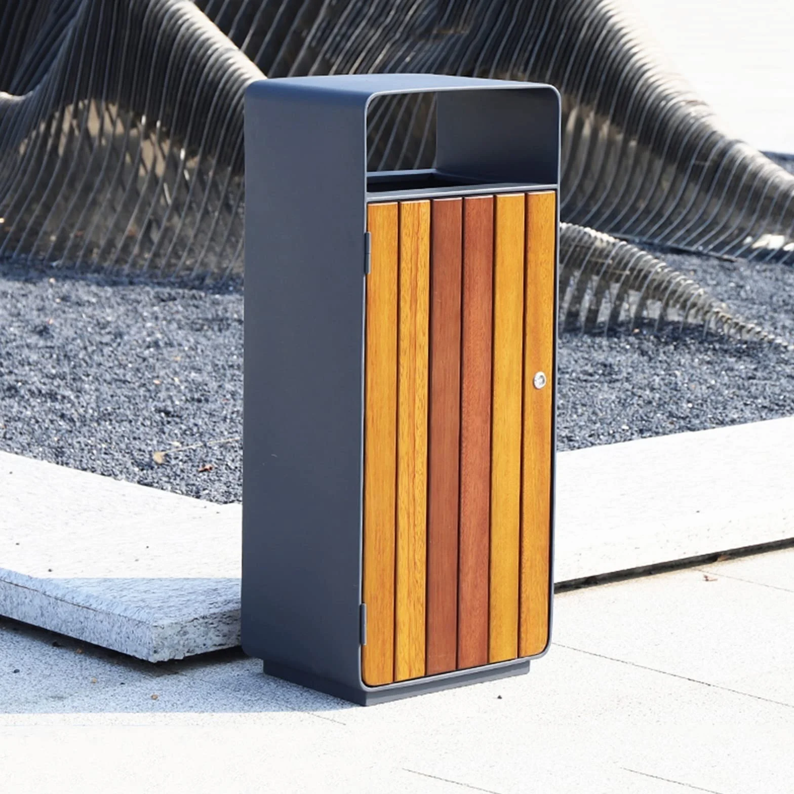 Poubelle extérieur en acier durable avec panneau en bois, baril intérieur en acier galvanisé, grande capacité
