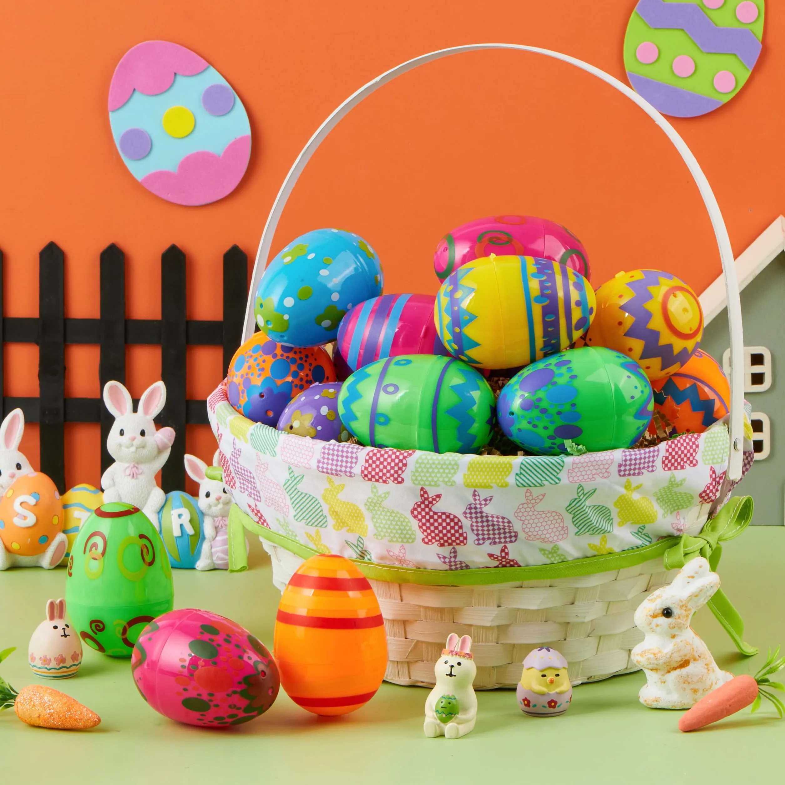 JOYIN 18PCS 8cm Oeufs de Pâques imprimés en plastique colorés vides remplissables pour chasse de Pâques