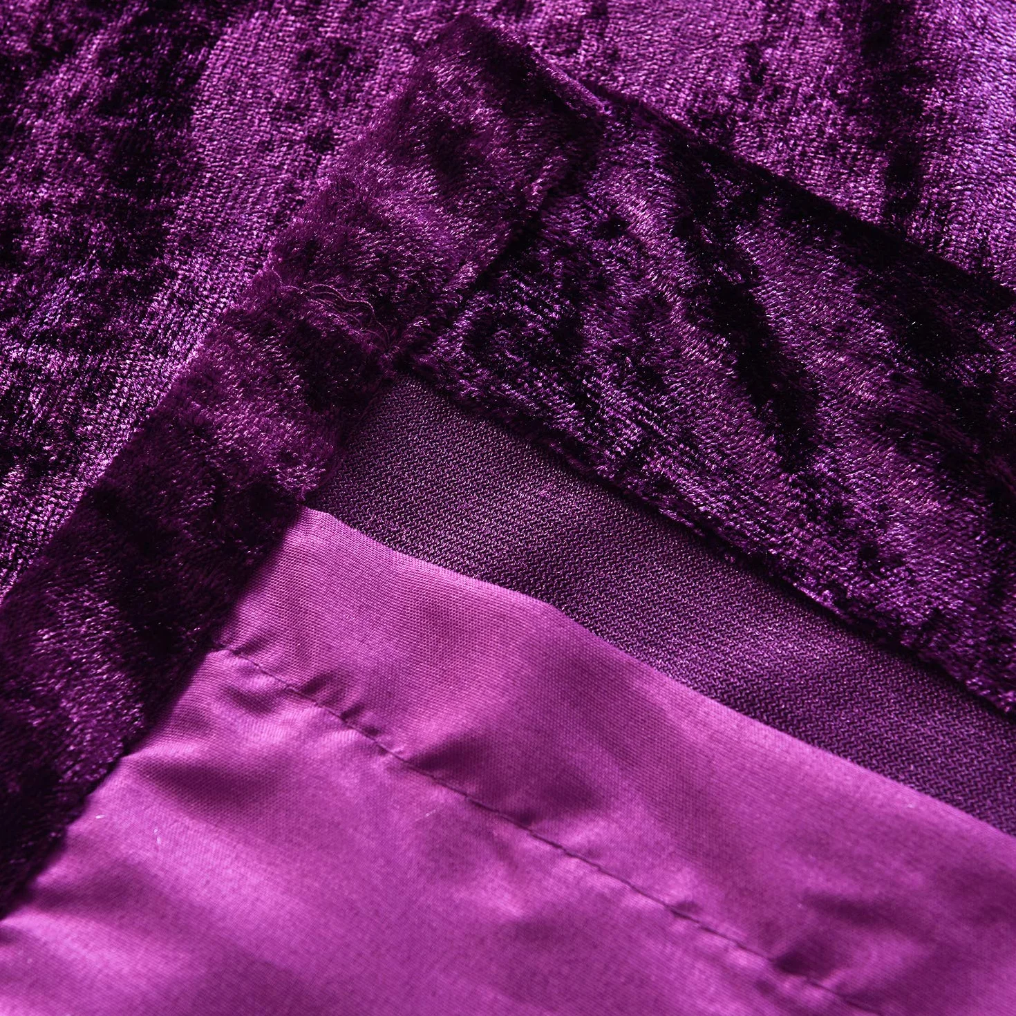 Paire de rideaux en velours écrasé doublés avec anneaux métal 4 cm violet