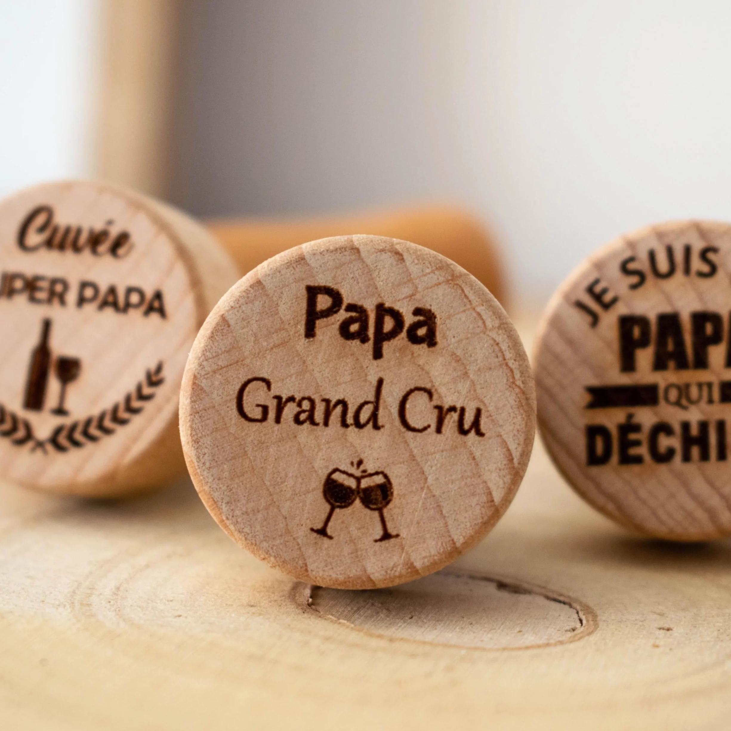 Lot de 4 Bouchons Papa personnalisés - Cadeau fête des pères - Idée Cadeau Homme - Accessoire vin