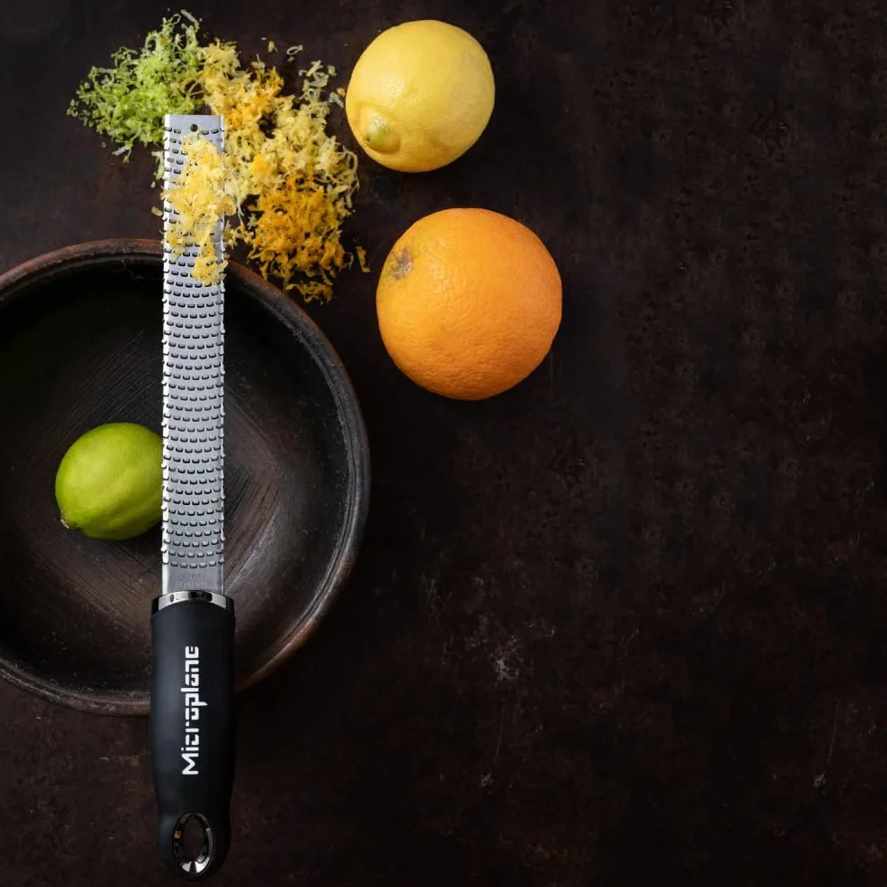 Microplane Râpe à zesteur Noir lame fine pour agrumes, parmesan, gingembre, chocolat, noix de muscade