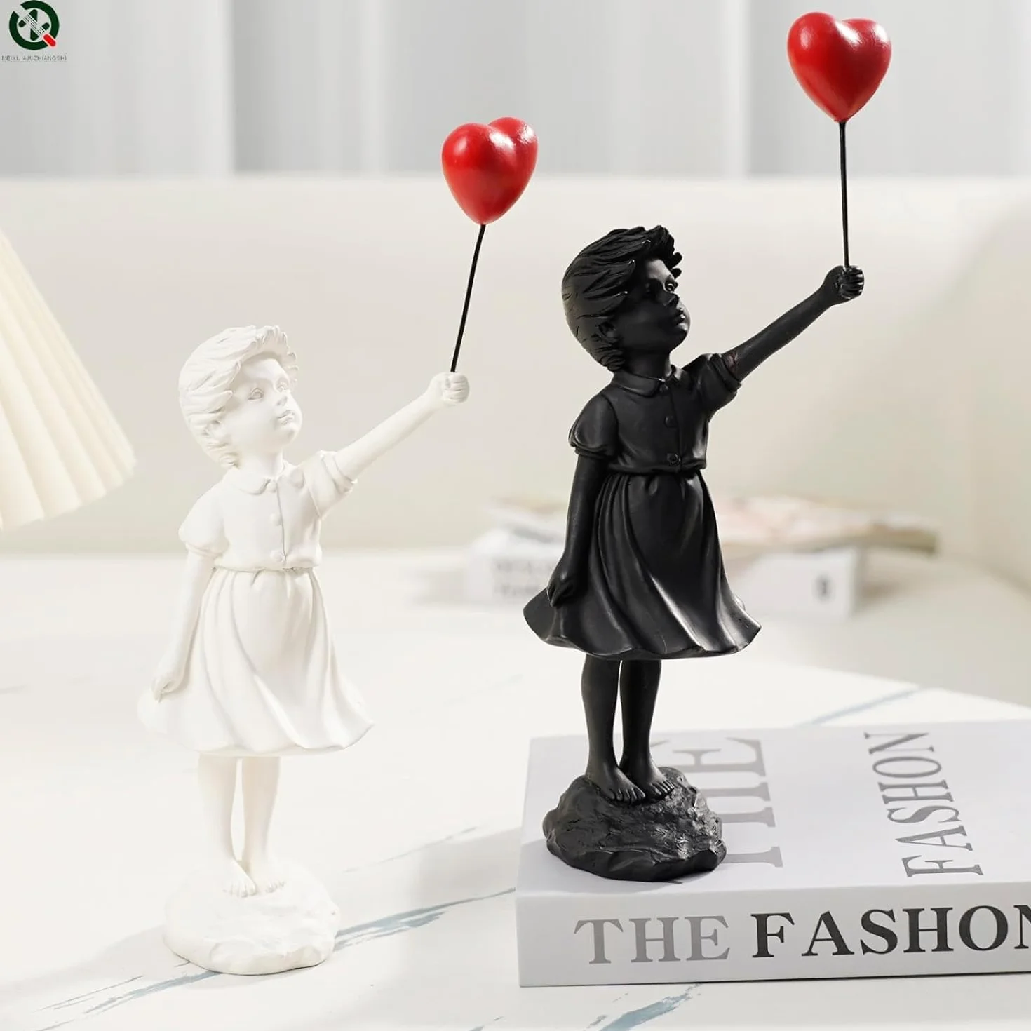 Statuette de Fille Volante en Ballon, Sculpture en Résine Noire, Décoration d'Intérieur Art Moderne