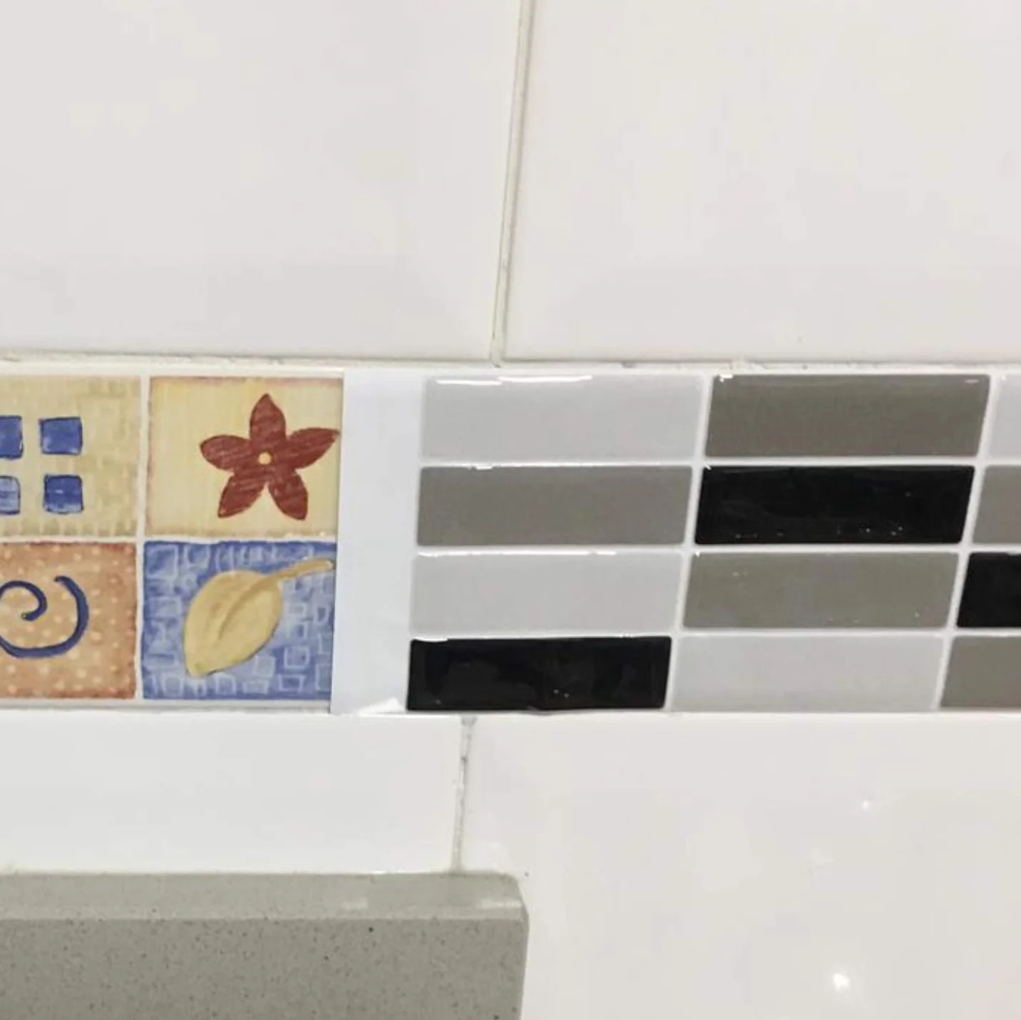 Frise adhésive grise cuisine 8 cm relief mosaïque 3D