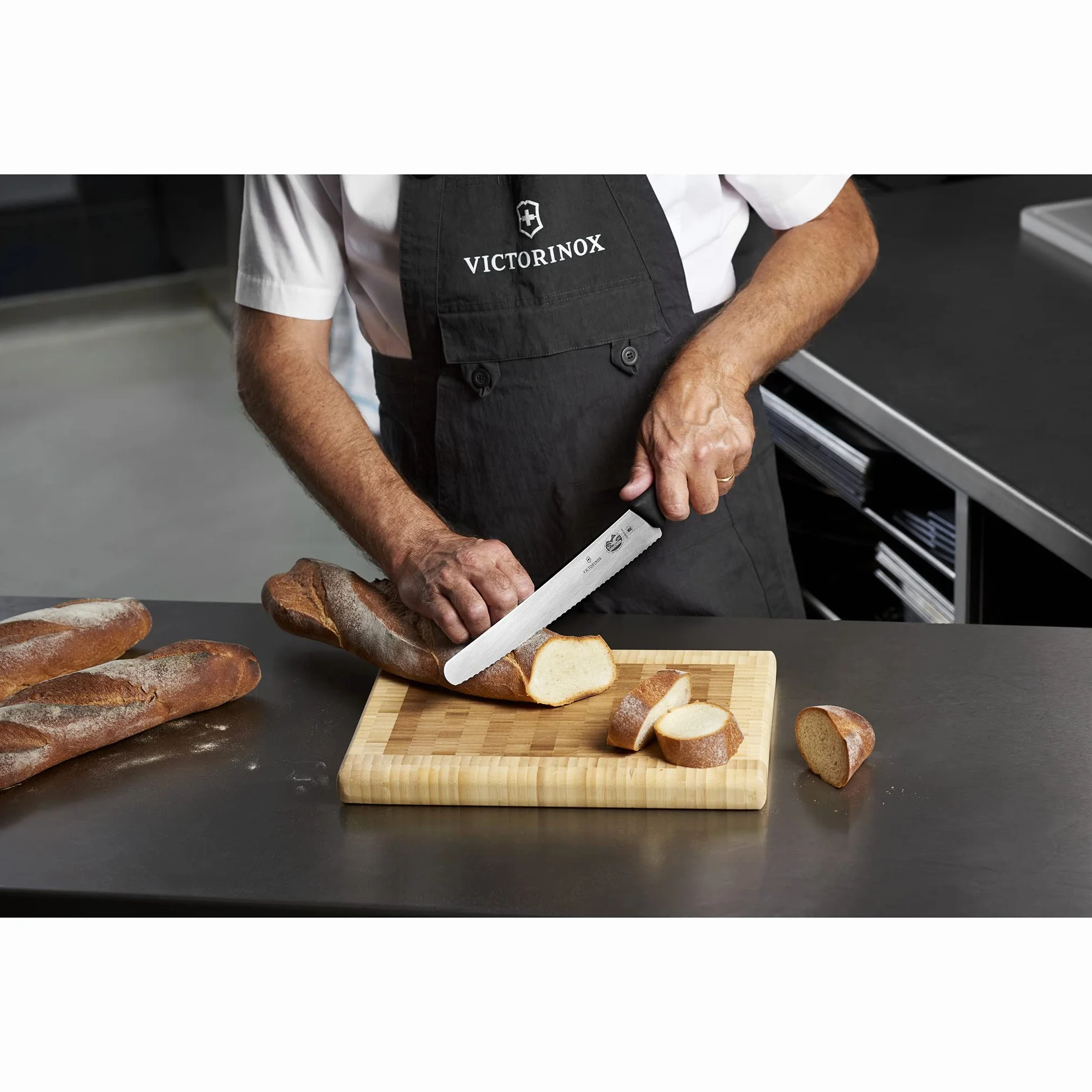 Victorinox Fibrox Couteau à pâtisserie denté 26 cm Inox Noir