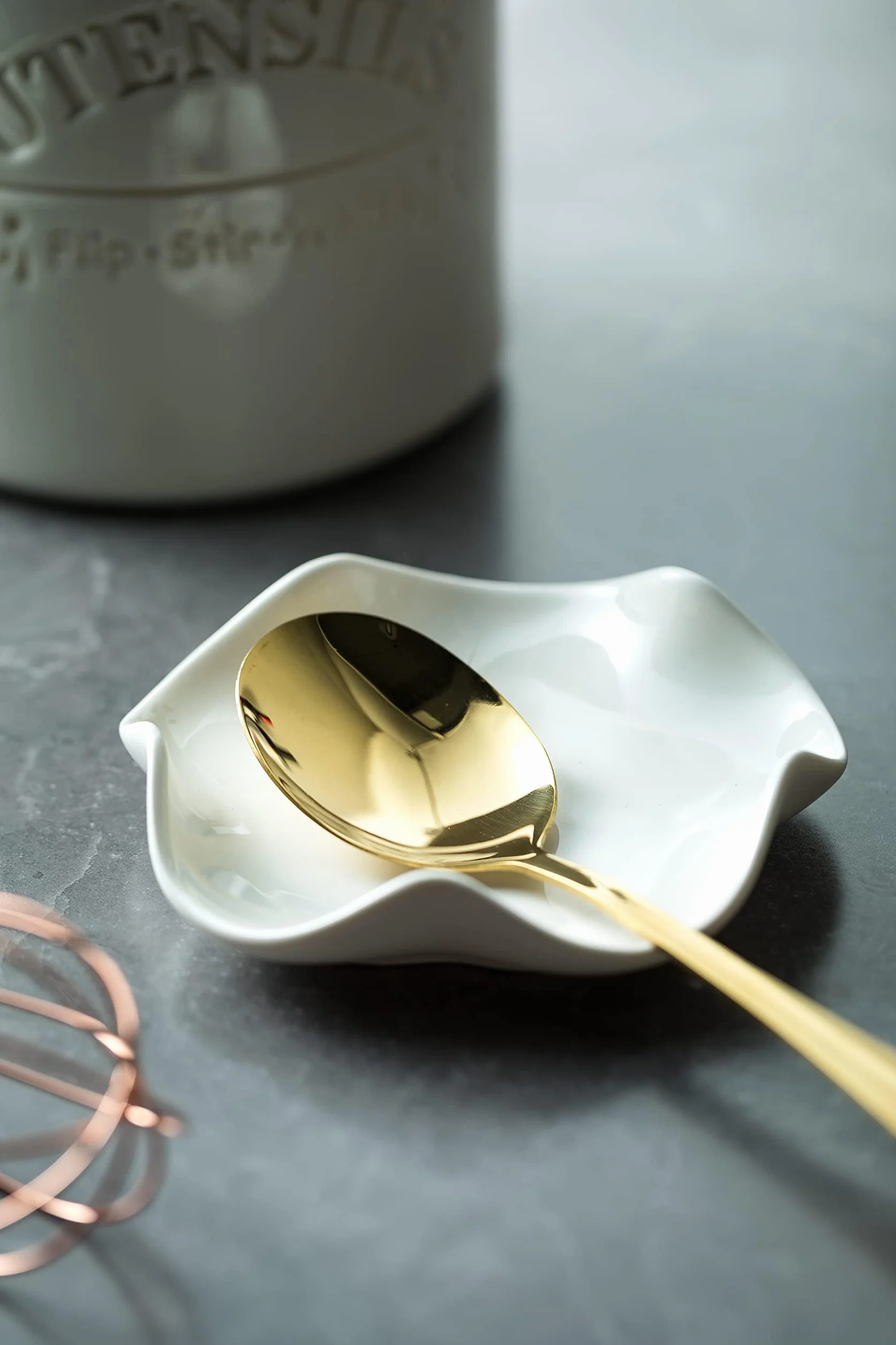 Support Cuillère Cuisine en Céramique, Porte-Cuillère, Lavable au Lave-vaisselle (Blanc, 13cm)