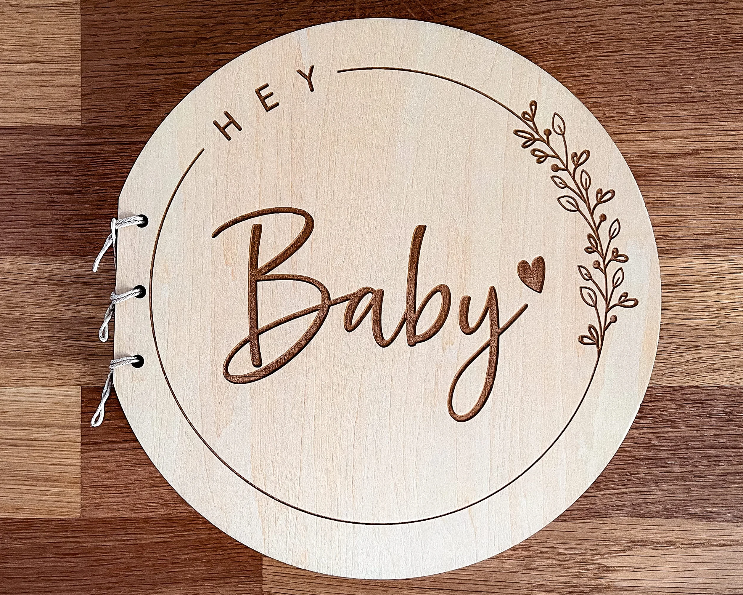 Mikito Livre d'or couverture bois baby shower fille cadeau fête prénatale