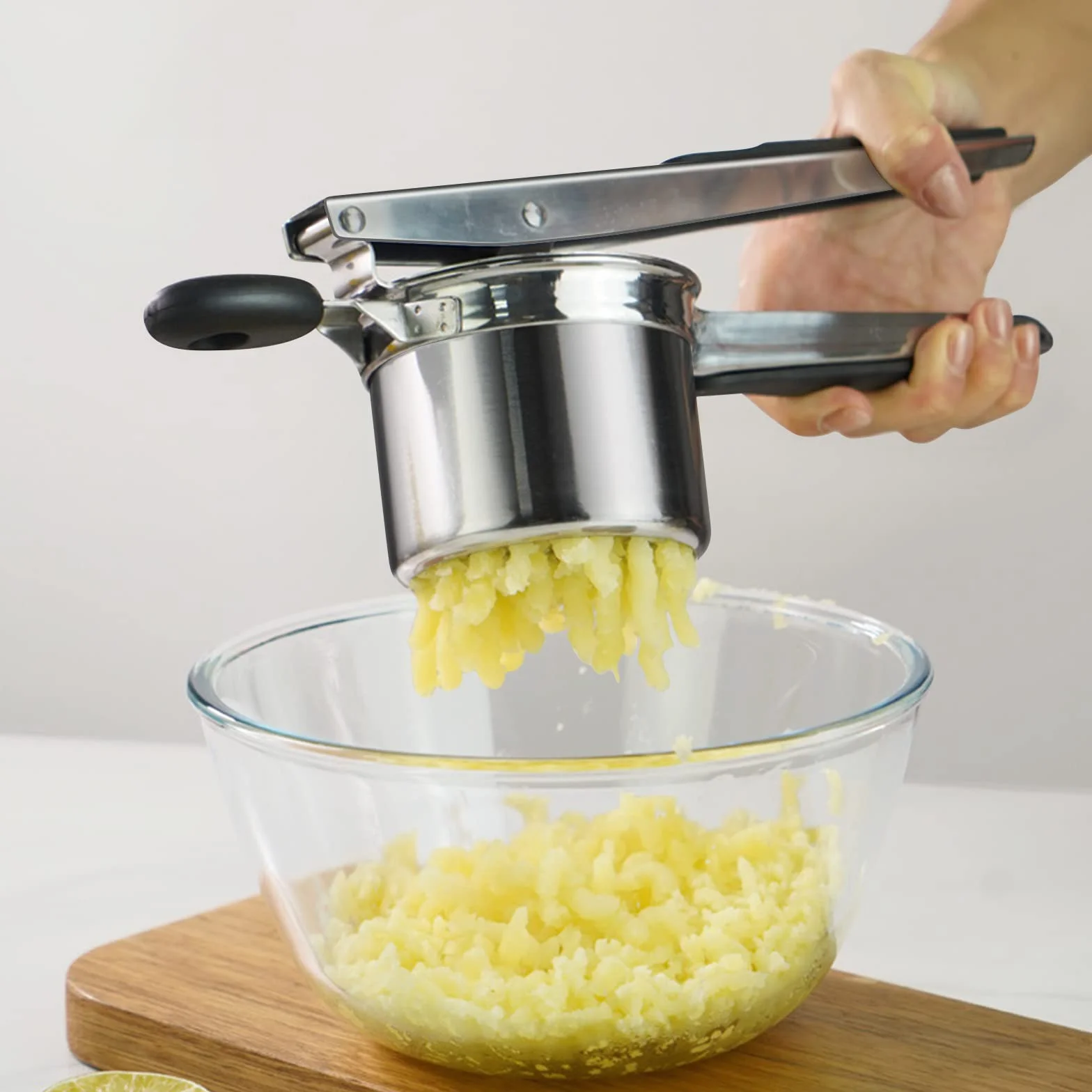 Presse Purée Manuelle Acier Inoxydable avec 3 Disques Interchangeables pour Purée de Pommes de Terre et Jus de Citron