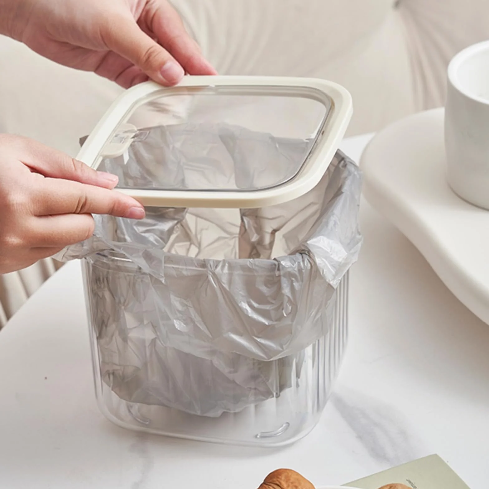 Générique Press Lid Desk Trash Can 6.02x6.02x5.51 Inches Transparent Garbage Container