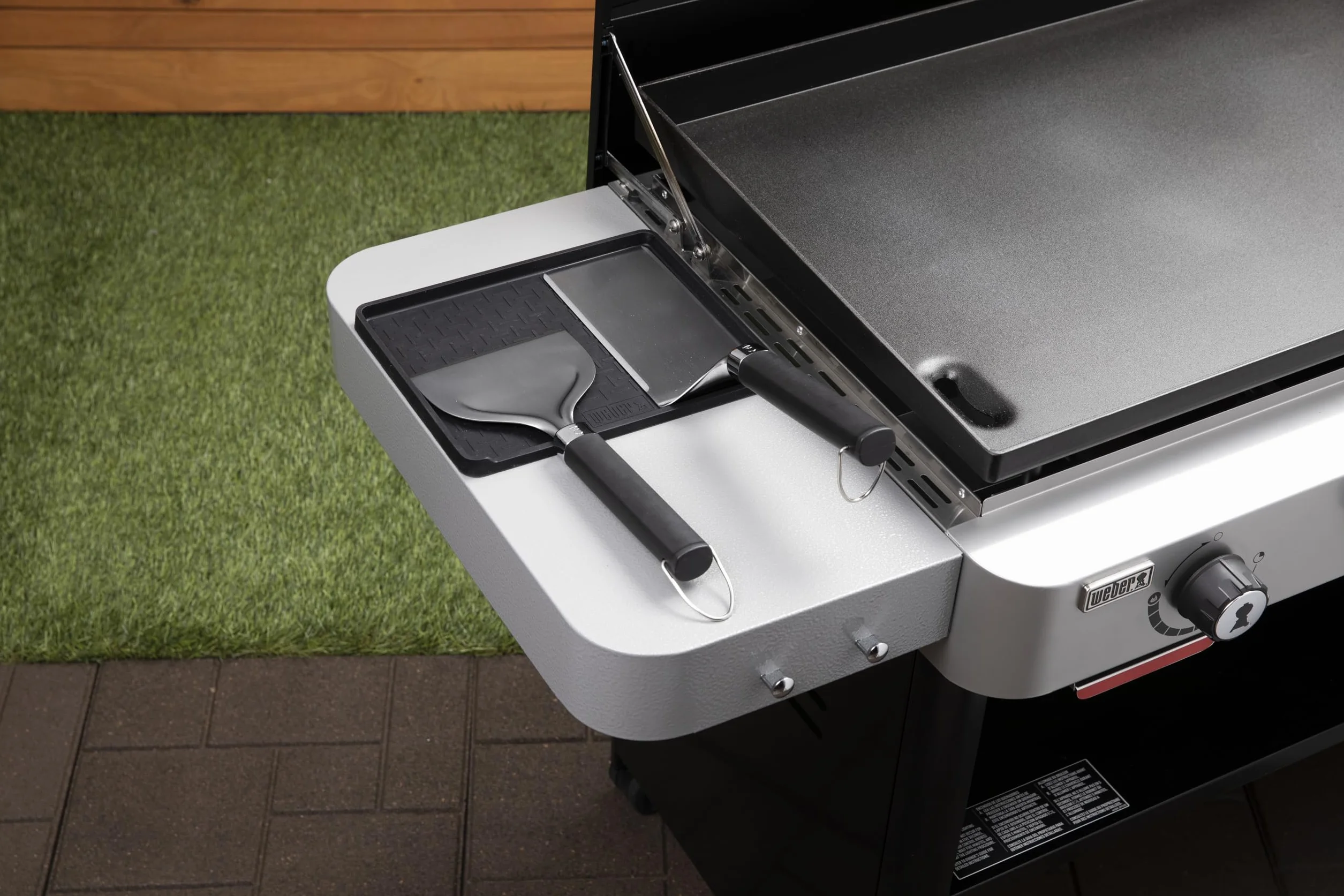 Weber Tapis à Outils en Silicone résistant à la Chaleur, 1,5 x 28 x 23 cm, Noir