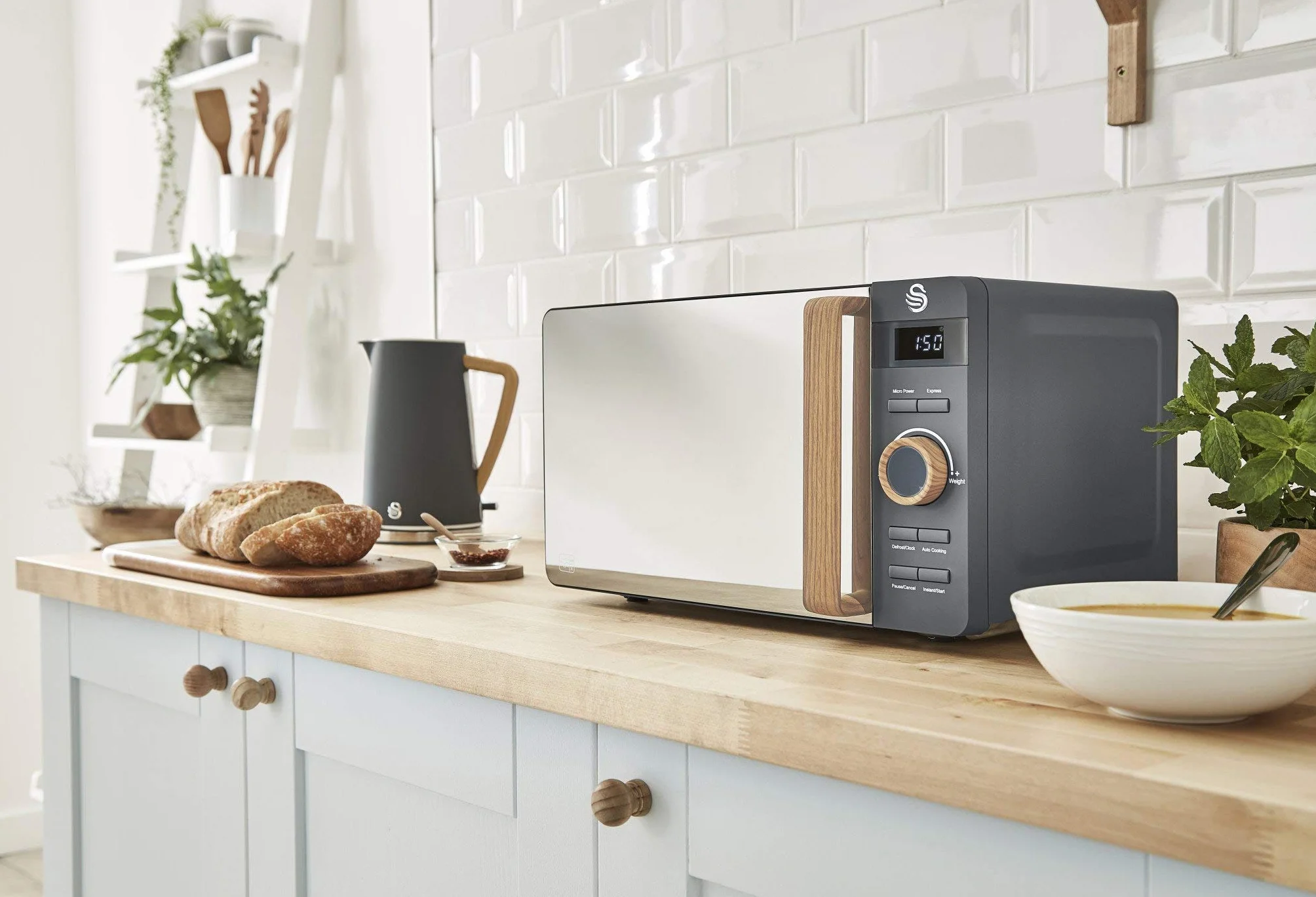 Swan Nordic bouilloire 1,7 L 2200 W grille-pain 2 tranches micro-ondes 20 L numérique gris